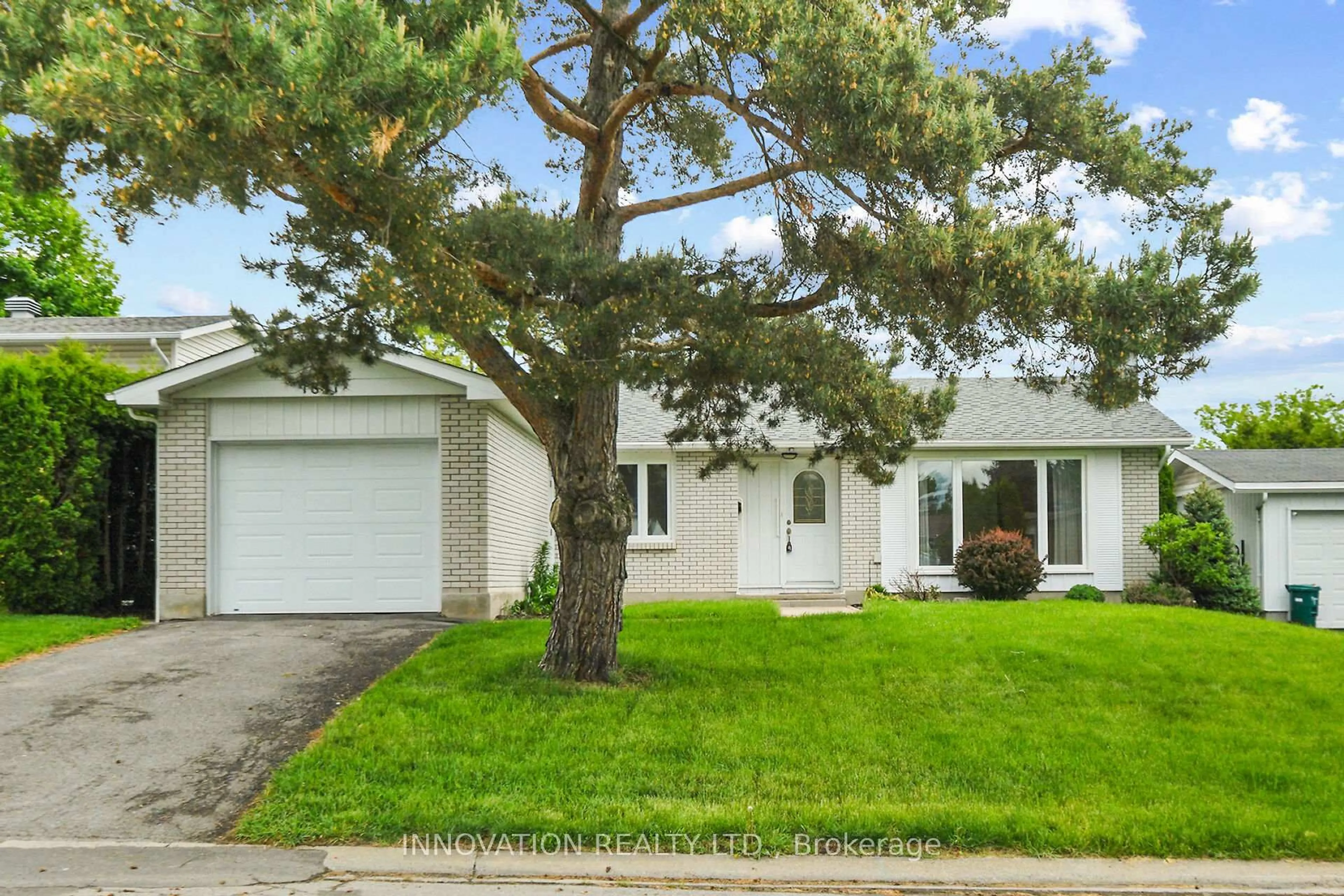 Home with vinyl exterior material, street for 1871 Greenacre Cres, Ottawa Ontario K1J 6S7