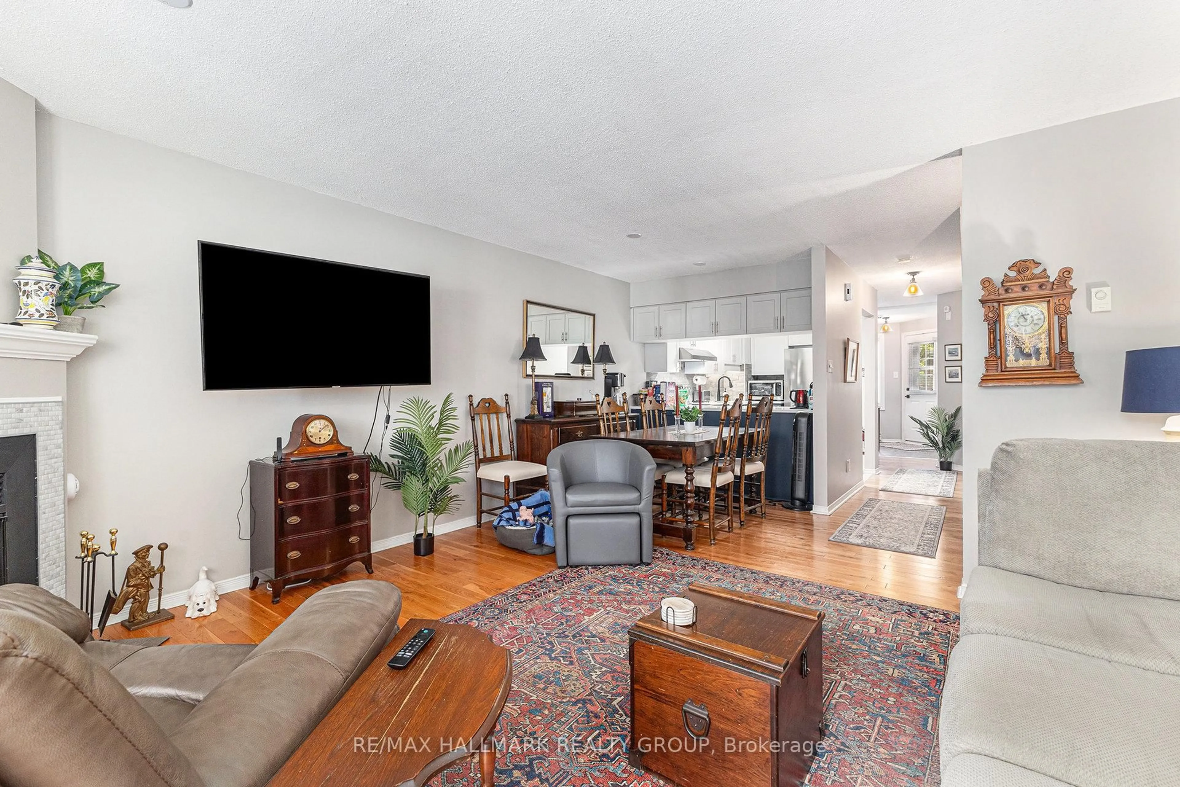 Living room with furniture, unknown for 63 Briston Private, Ottawa Ontario K1G 5P8
