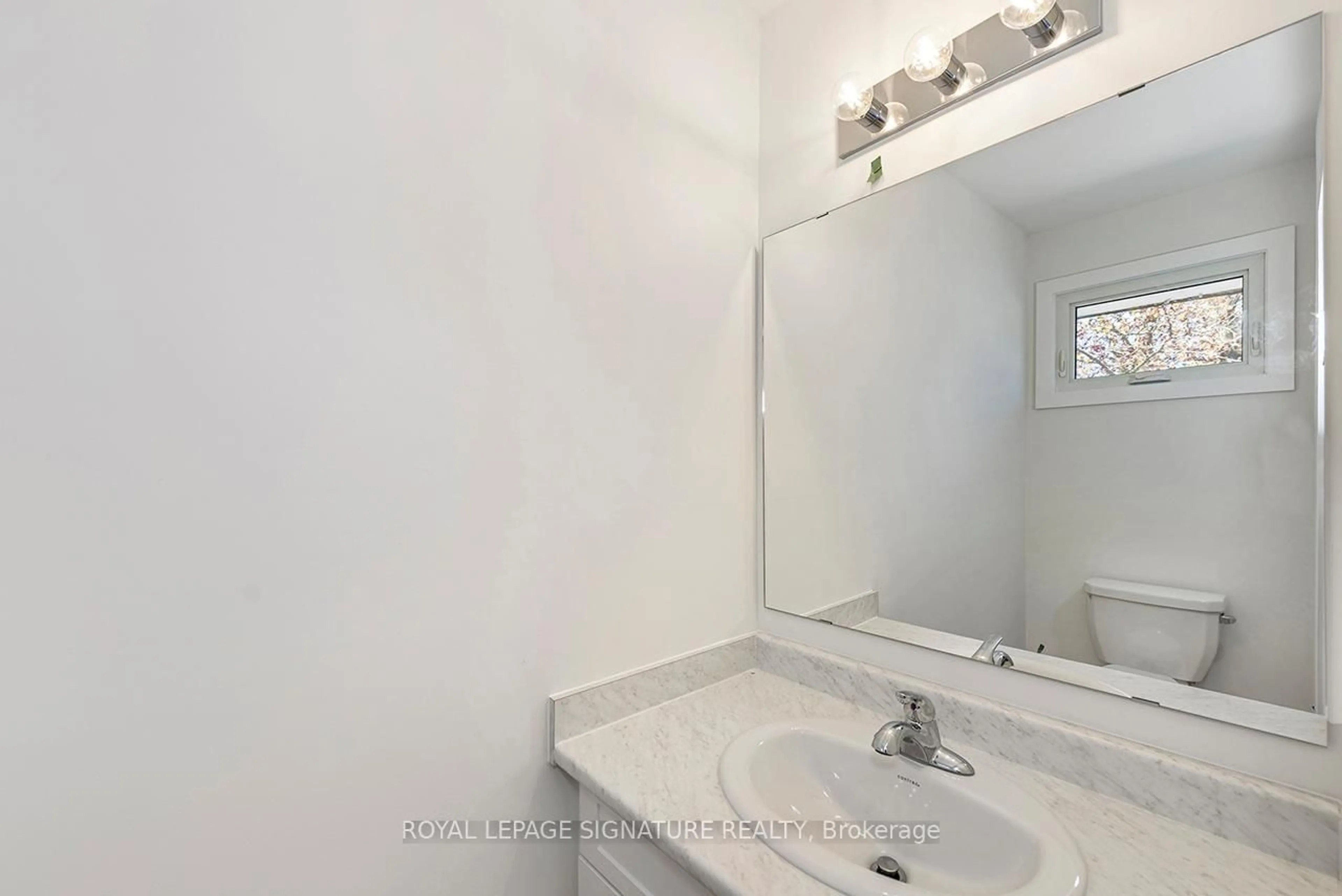 Standard bathroom, unknown for 20 Anna Capri Dr #1, Hamilton Ontario L8W 1M6