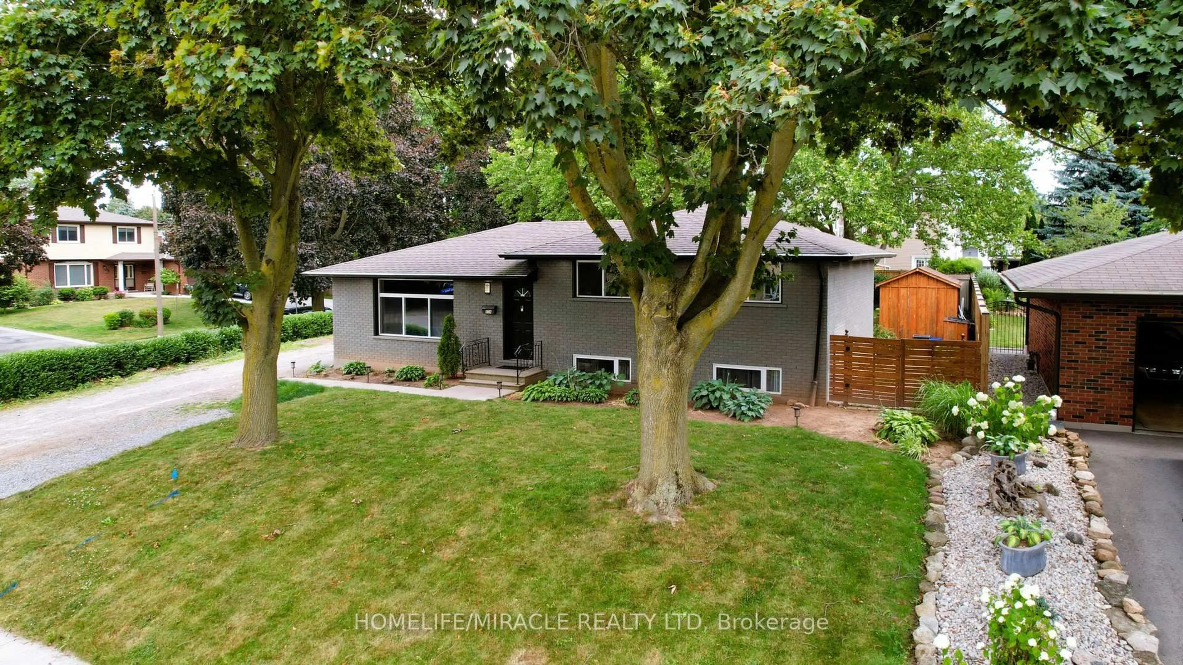 Unknown for 374 Book Rd, Grimsby Ontario L3M 2M6
