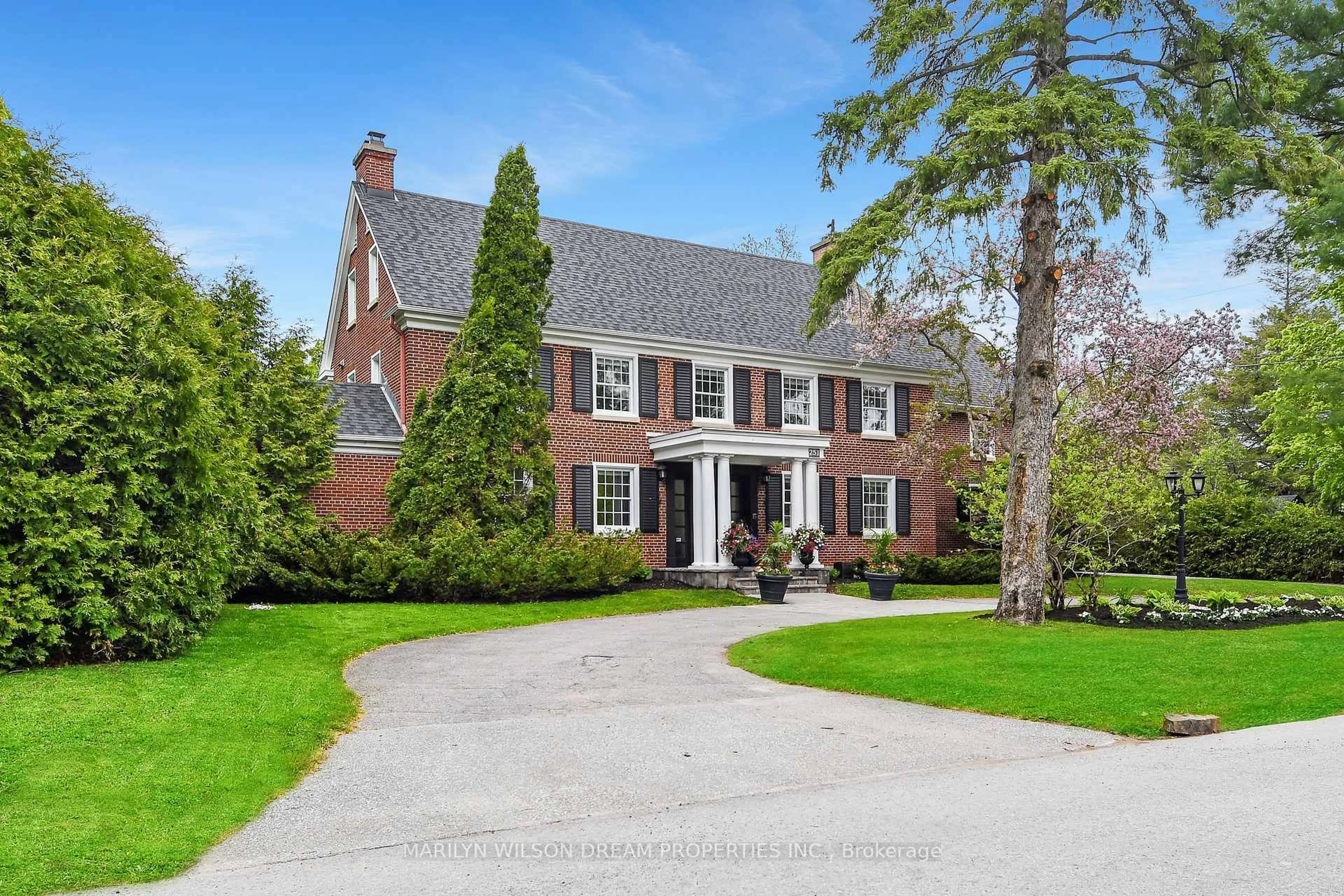 Home with brick exterior material, street for 251 Thorold Rd, Ottawa Ontario K1M 0J8