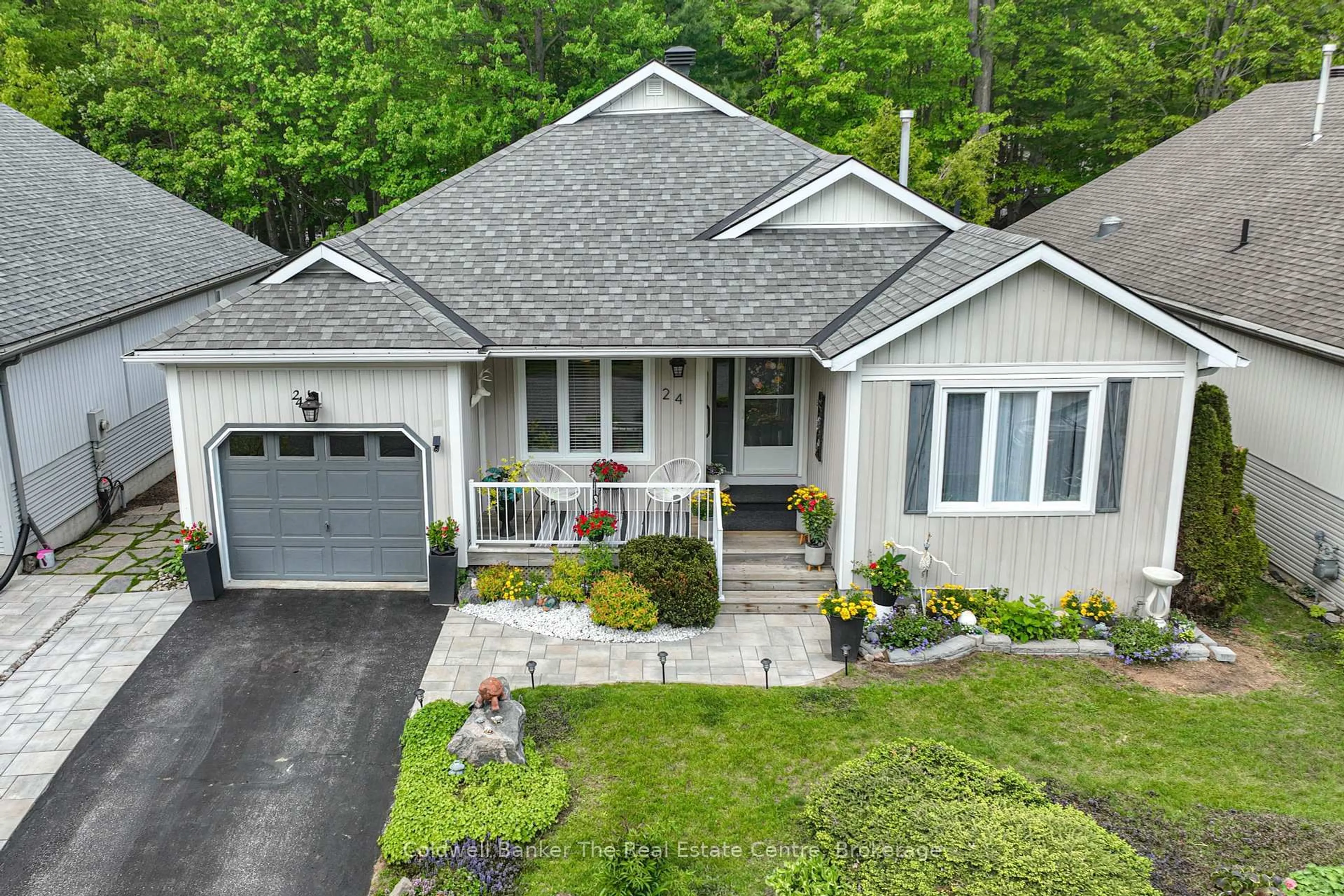 A pic from outside/outdoor area/front of a property/back of a property/a pic from drone, street for 24 Woodmans Chart N/A, Gravenhurst Ontario P1P 1Y4
