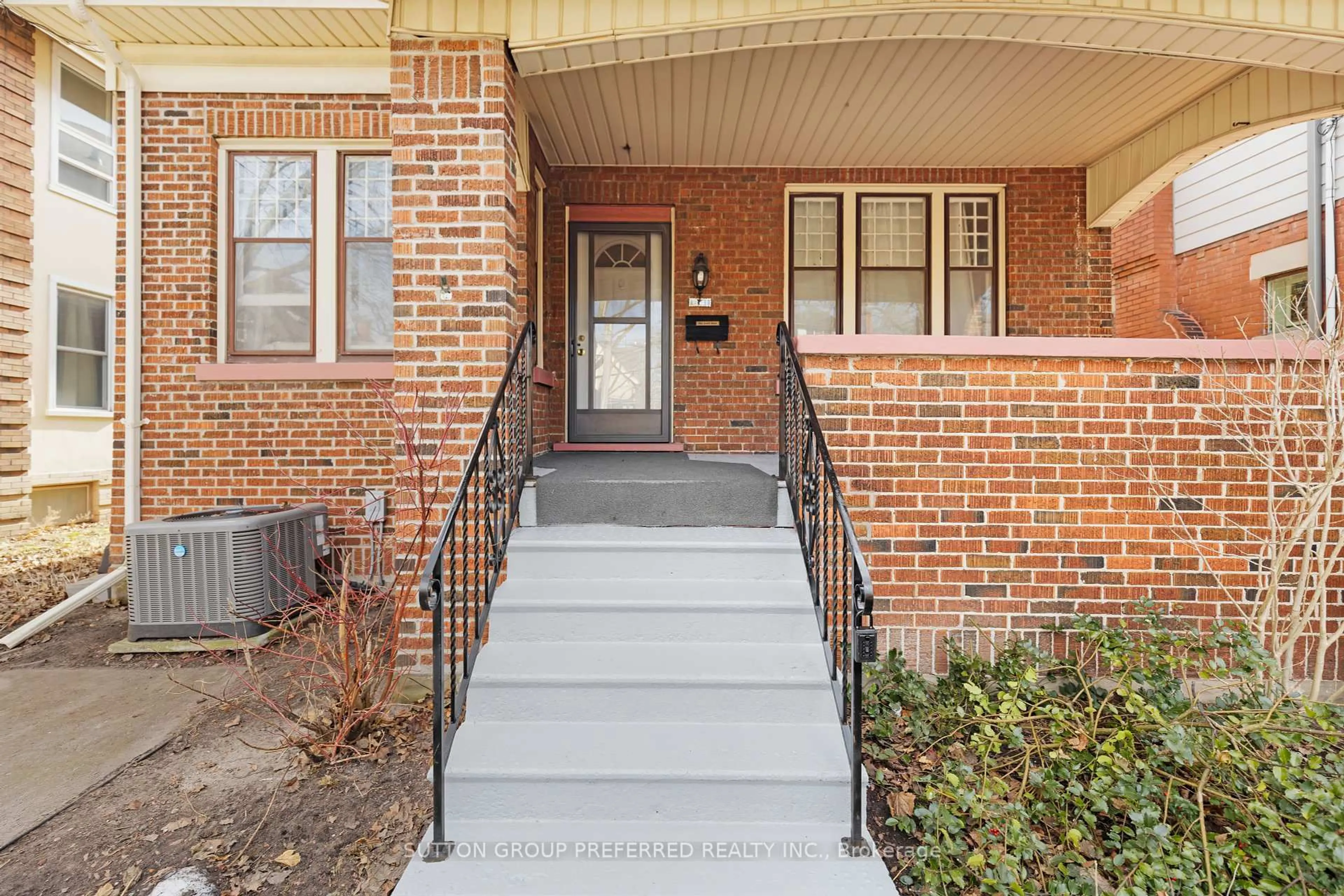Unknown for 841 Dufferin Ave, London East Ontario N5W 3J9