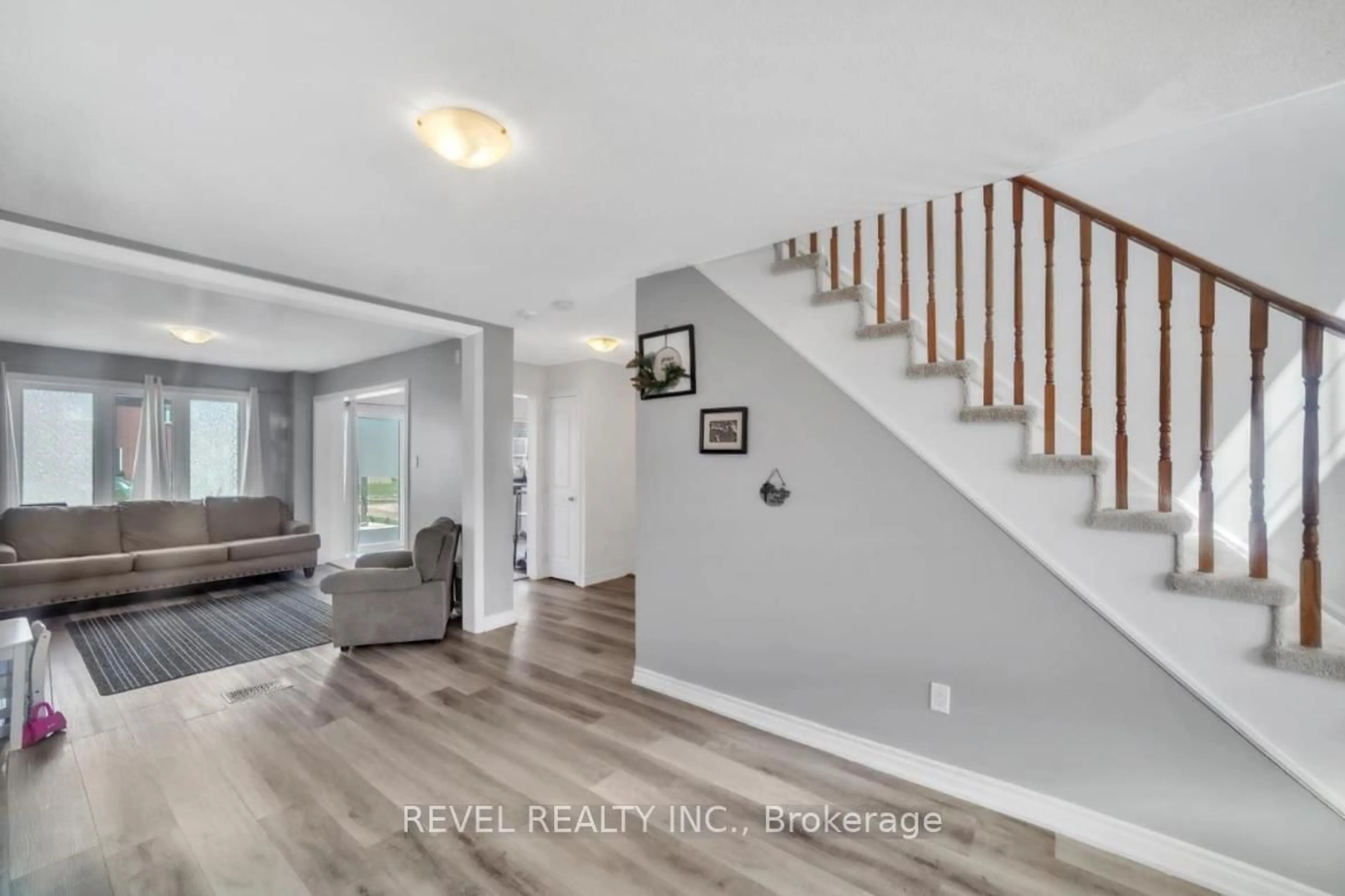 Indoor entryway for 320 Moody St, Southgate Ontario N0C 1B0