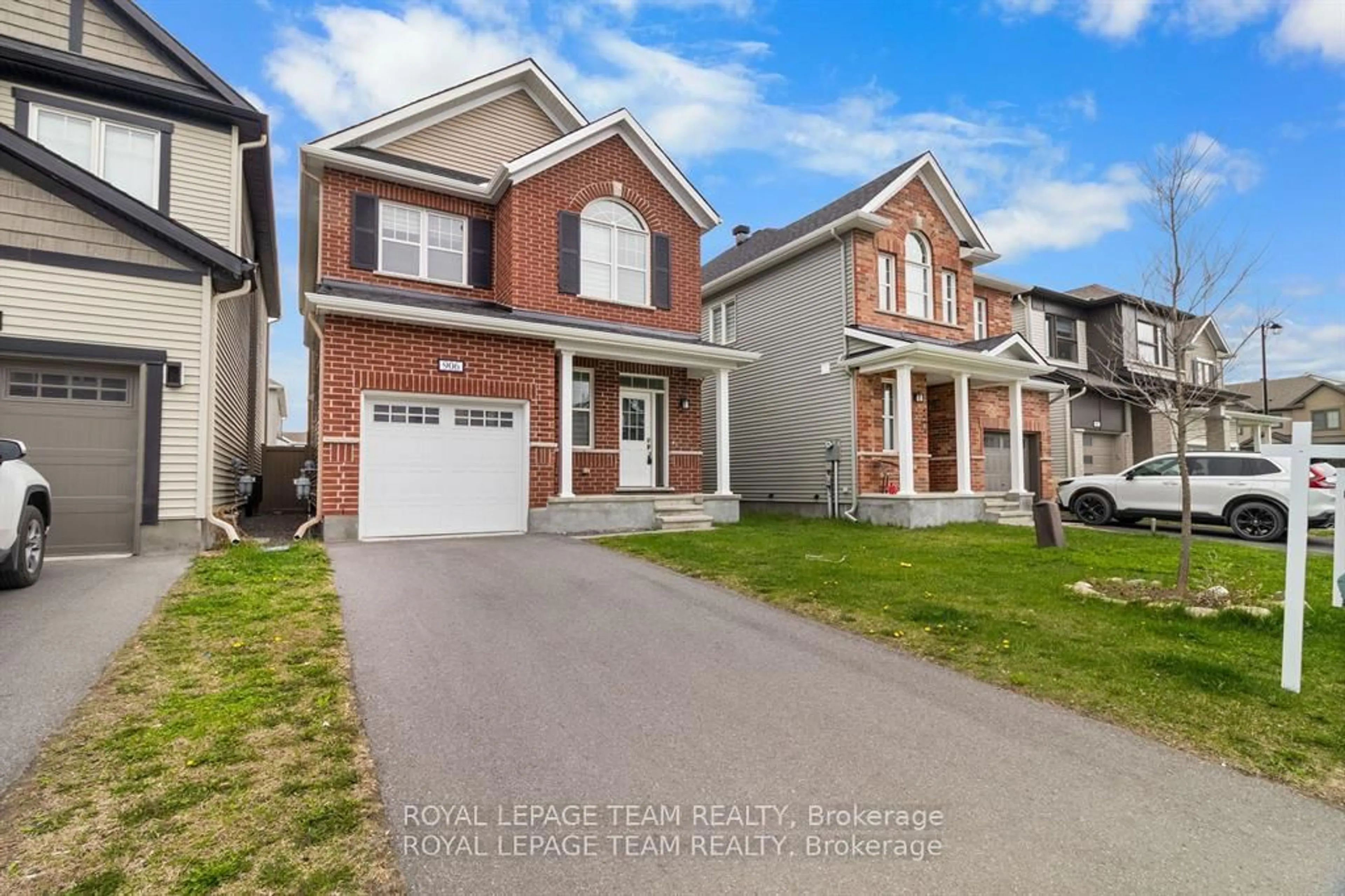 Home with brick exterior material, street for 906 Nokomis Pl, Ottawa Ontario K2J 6T2