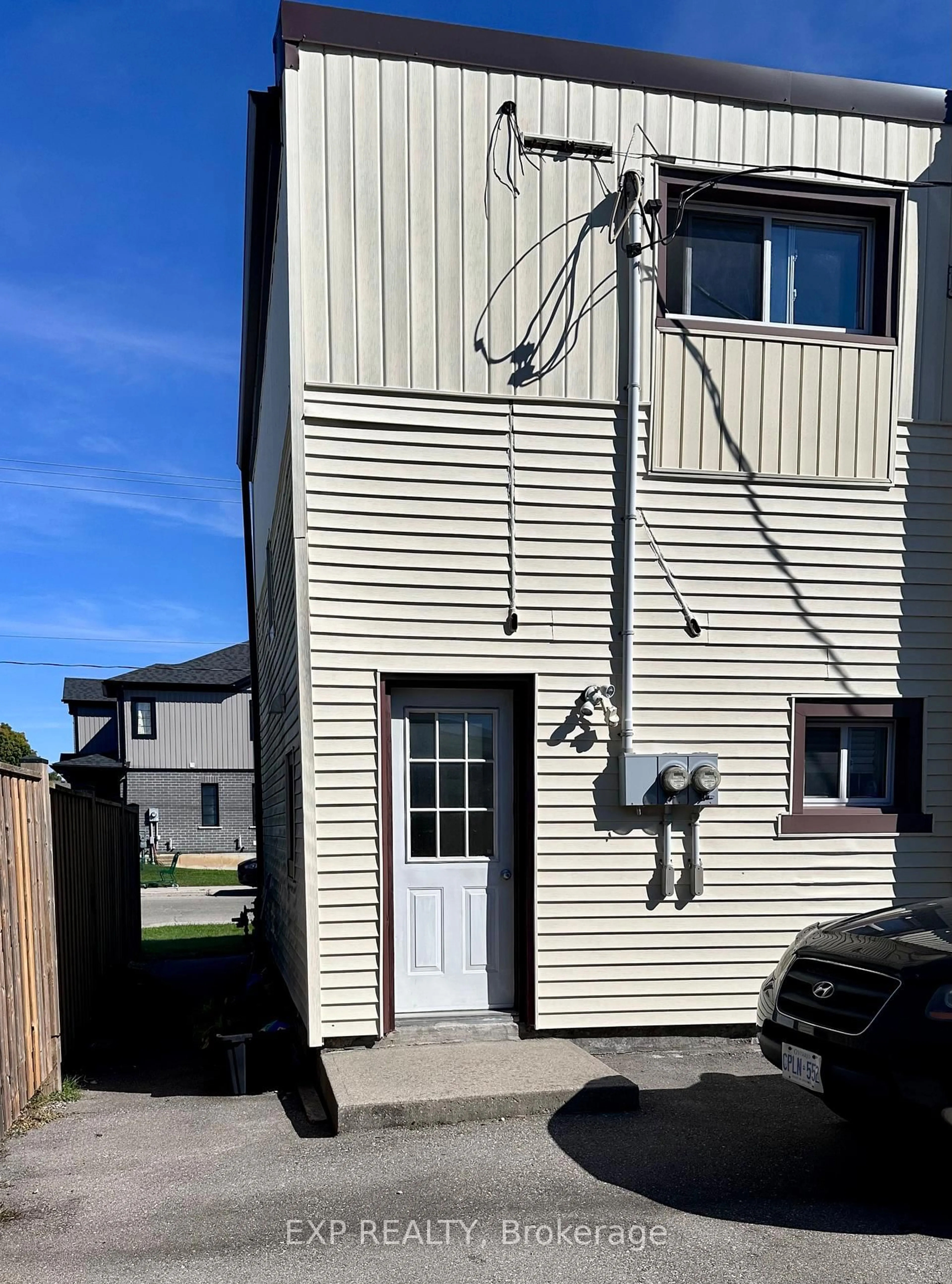 Unknown for 203 Grove St, Norfolk Ontario N3Y 1K5