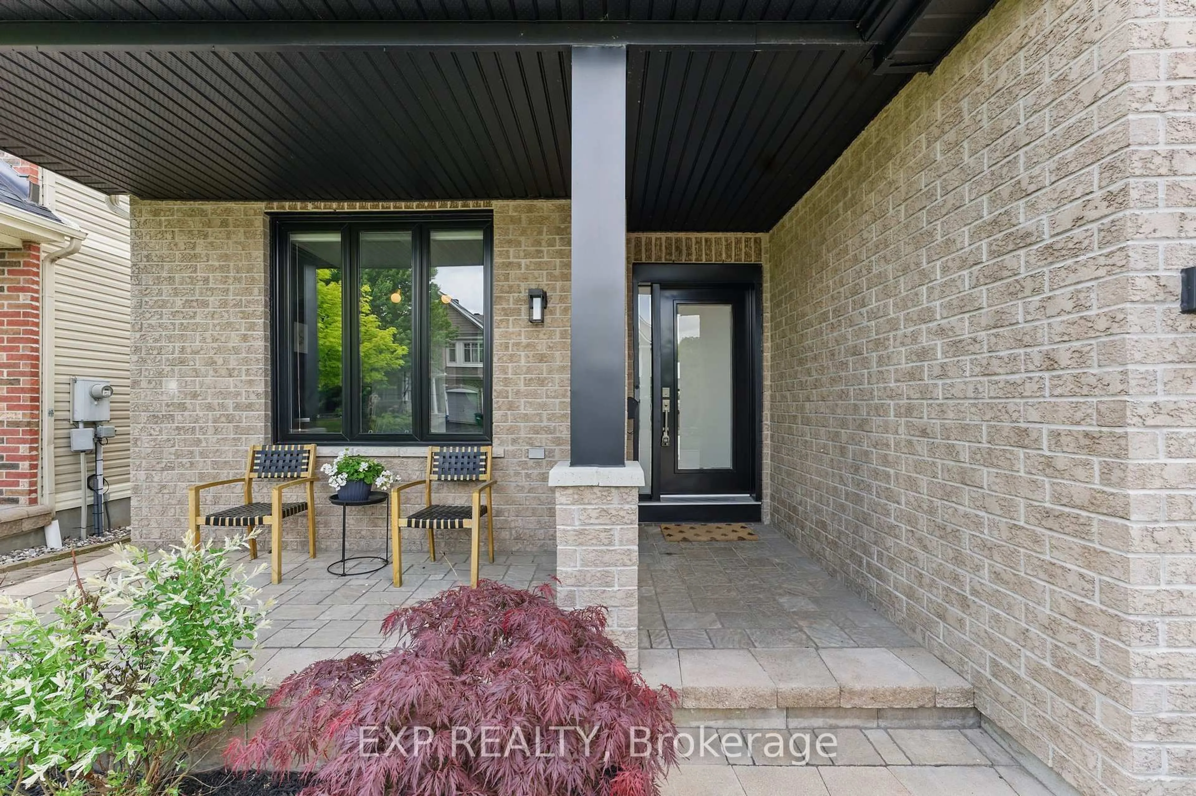 Indoor entryway for 709 Owls Cabin Ave, Ottawa Ontario K1V 1X1