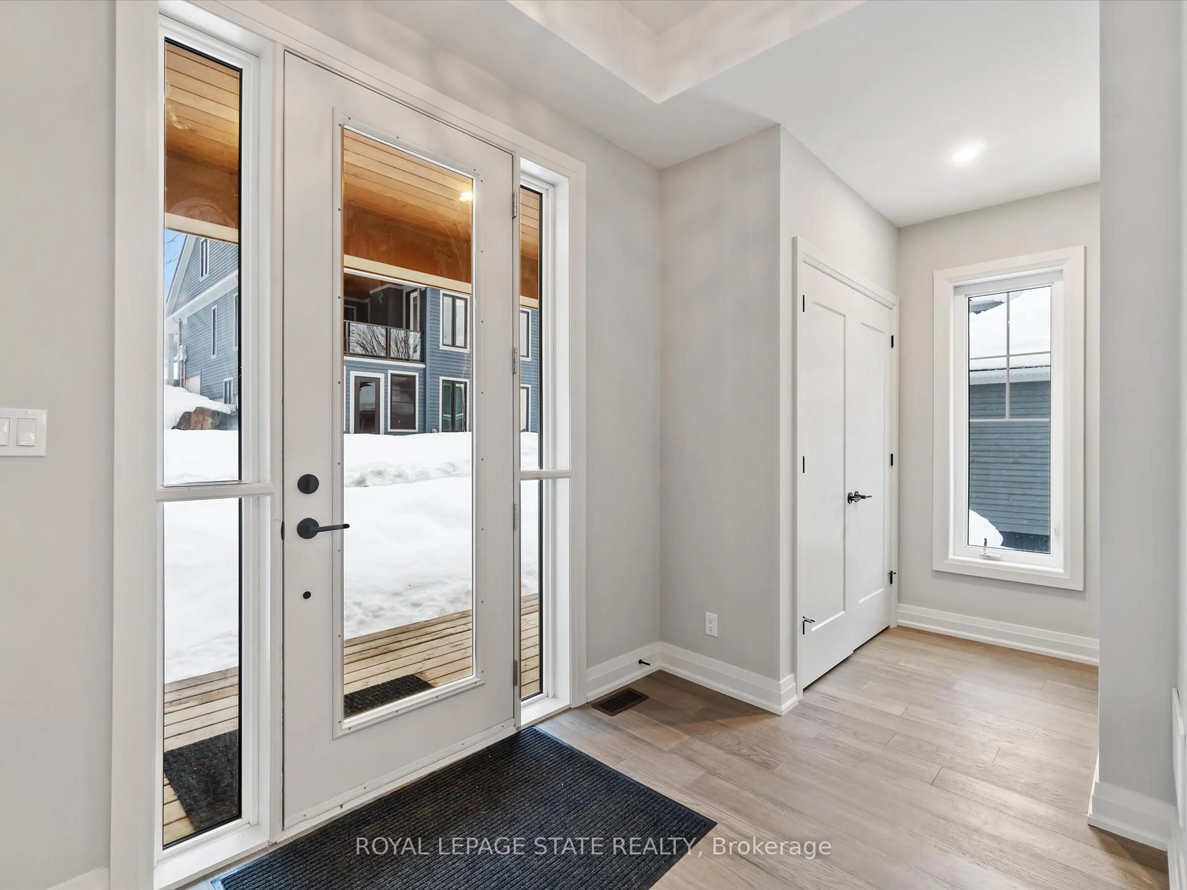 Indoor entryway for 2054 Peninsula Rd #53, Muskoka Lakes Ontario P0B 1G0
