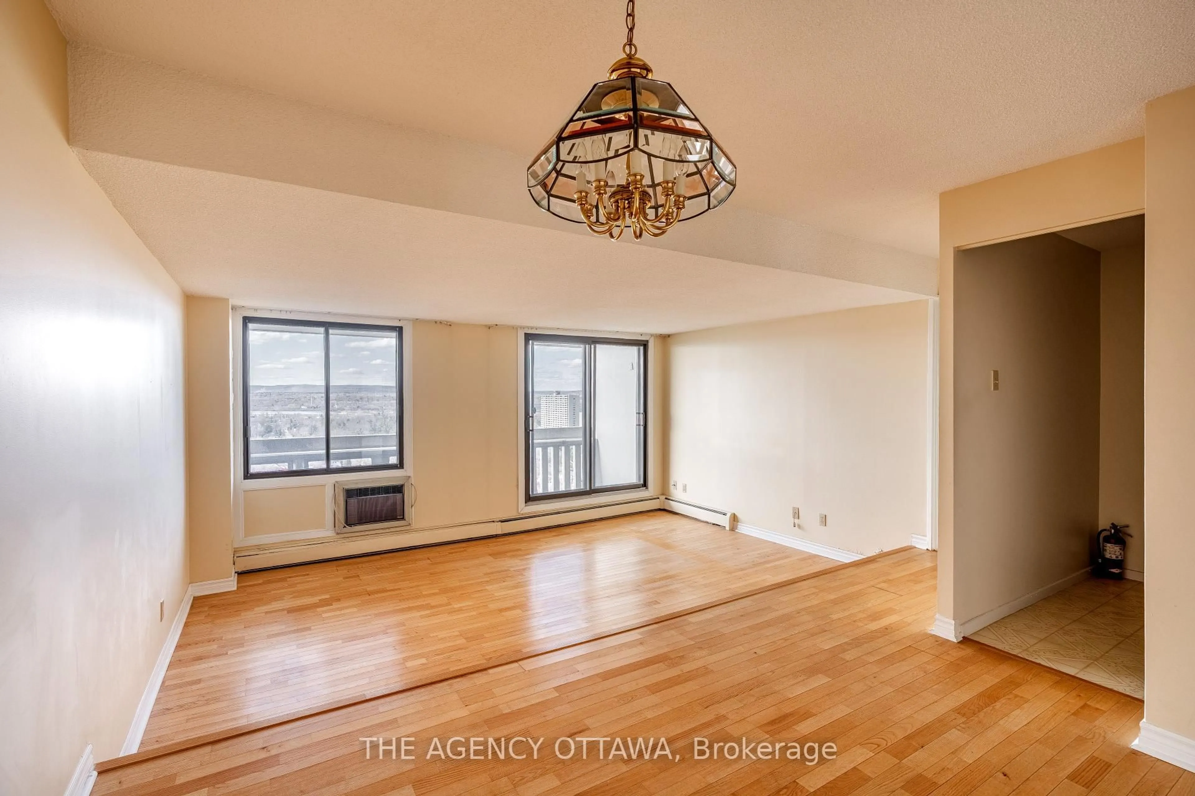A pic of a room for 415 Greenview Ave #1708, Ottawa Ontario K2B 8G5
