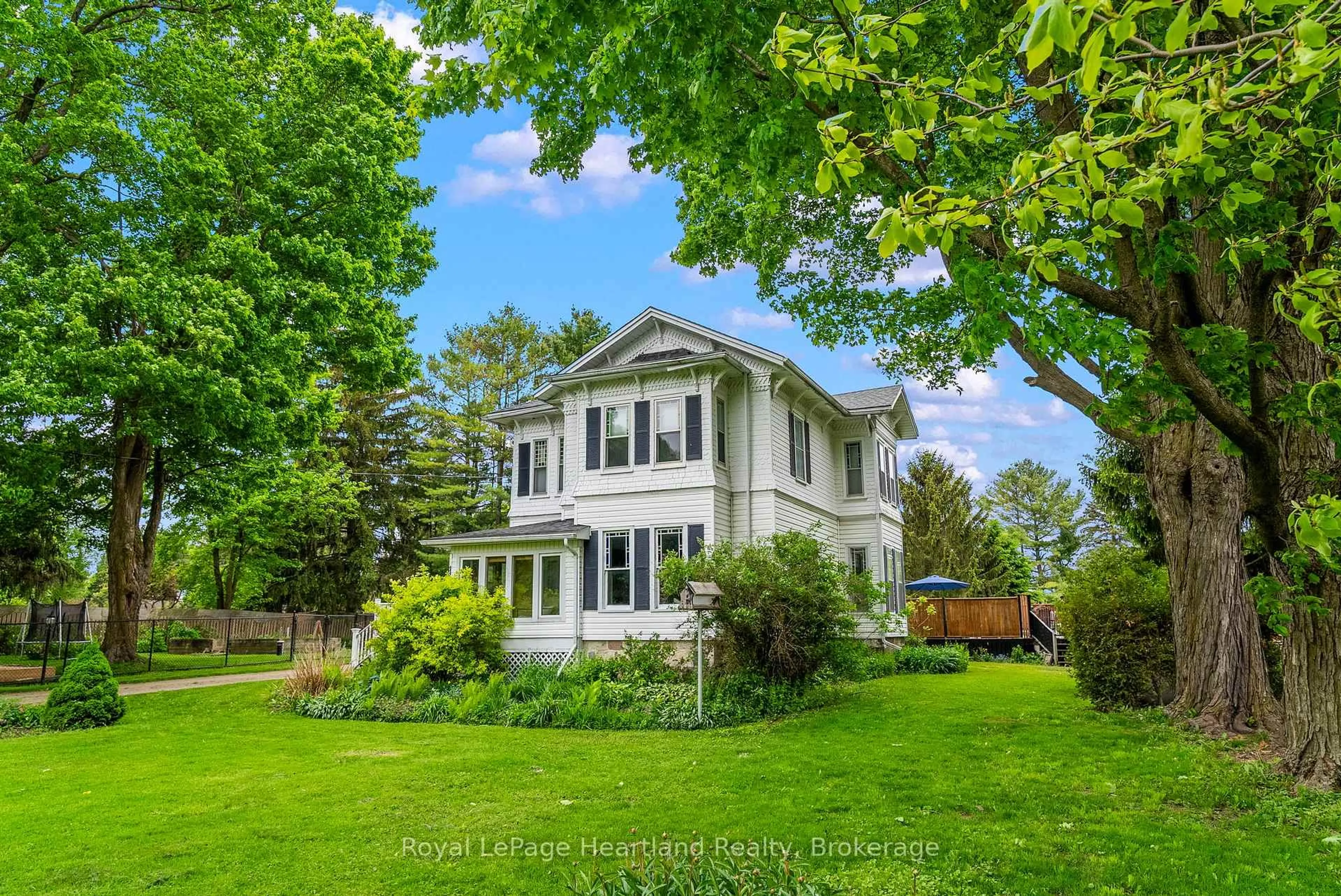 Unknown for 1047 GIBSON St, Howick Ontario N0G 2X0