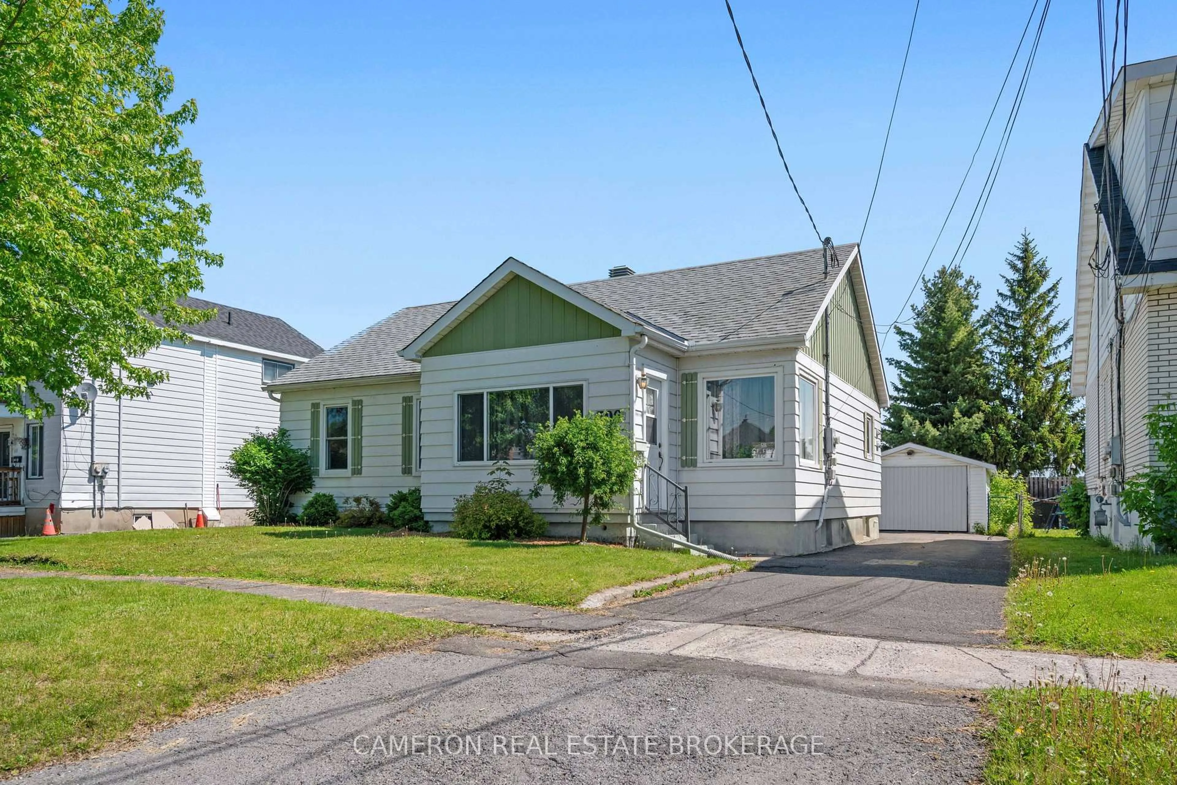 Home with vinyl exterior material, street for 506 St Felix St, Cornwall Ontario K6H 5B1