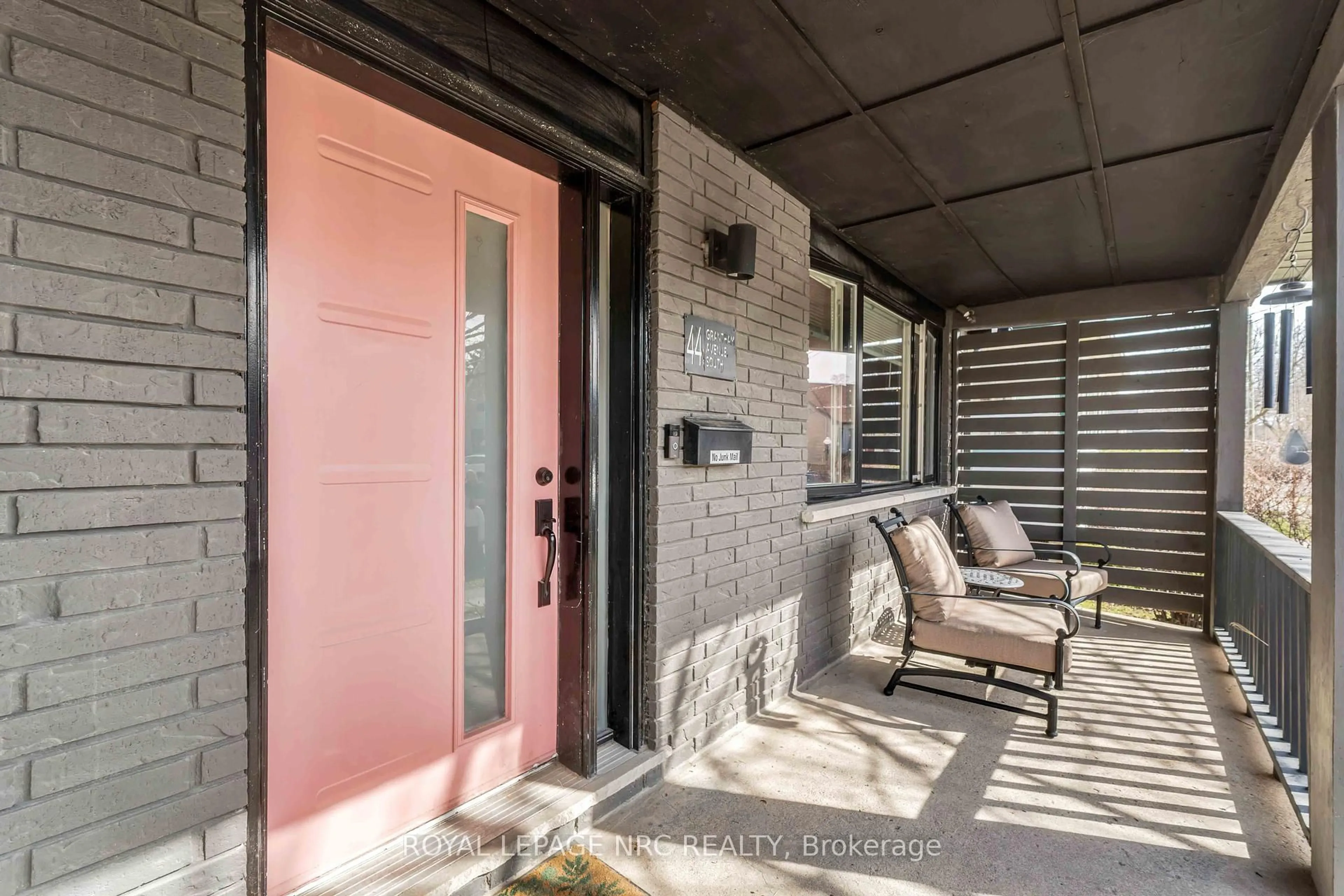 Unknown for 44 Grantham Ave, St. Catharines Ontario L2P 3B4