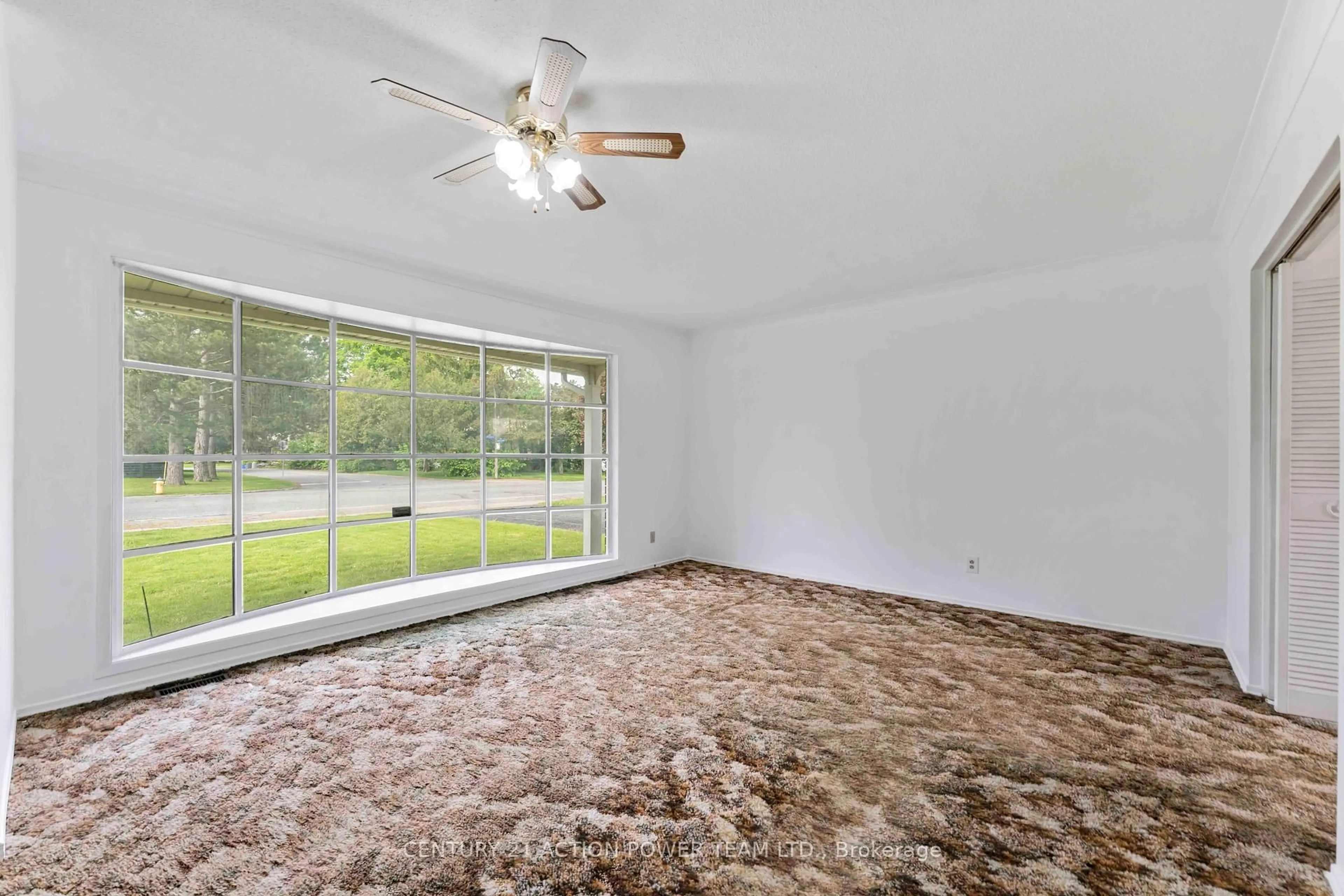 A pic of a room for 229 McClellan Rd, Ottawa Ontario K2H 8N5
