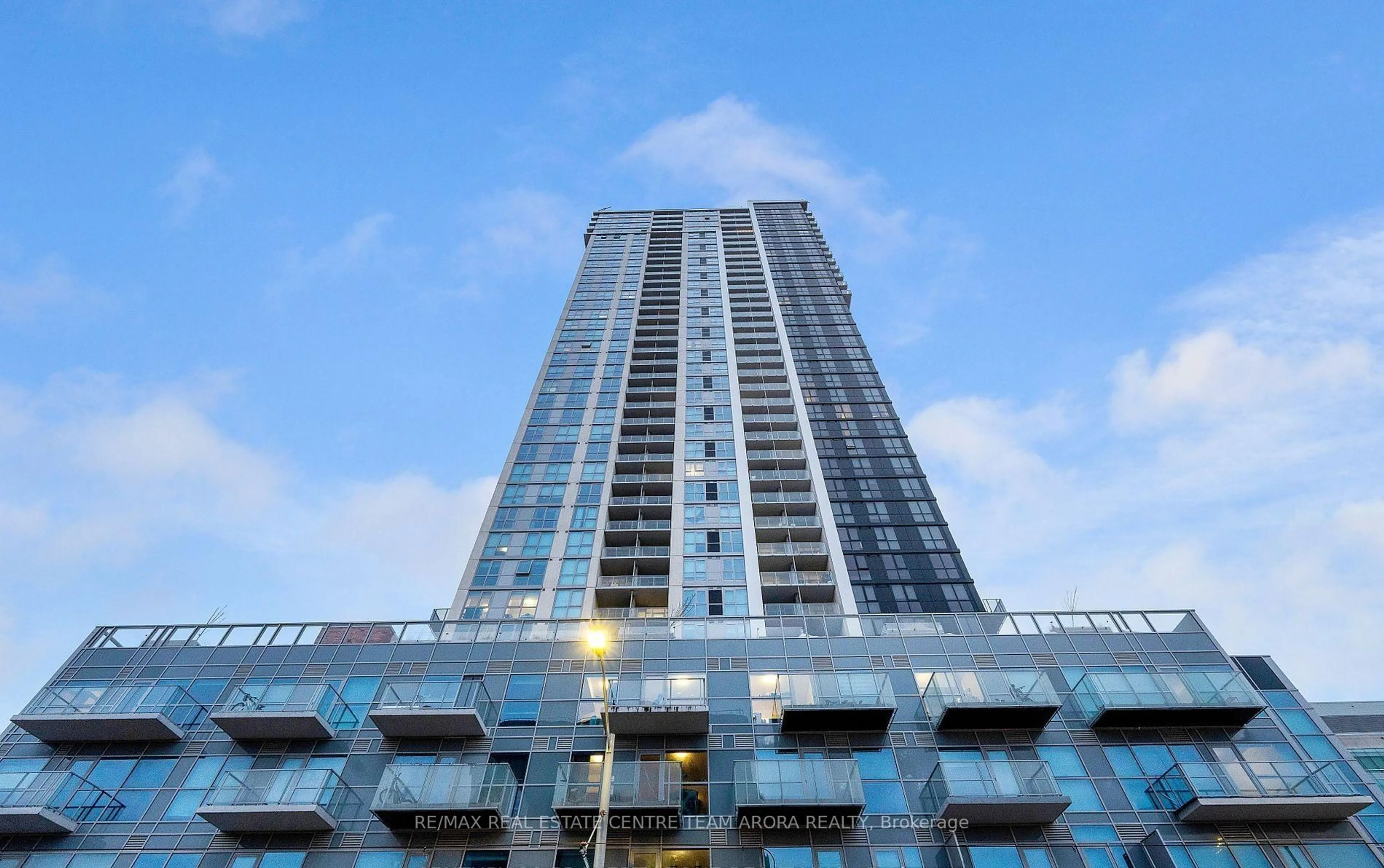 Indoor foyer for 60 Frederick St #3514, Kitchener Ontario N2H 0C7