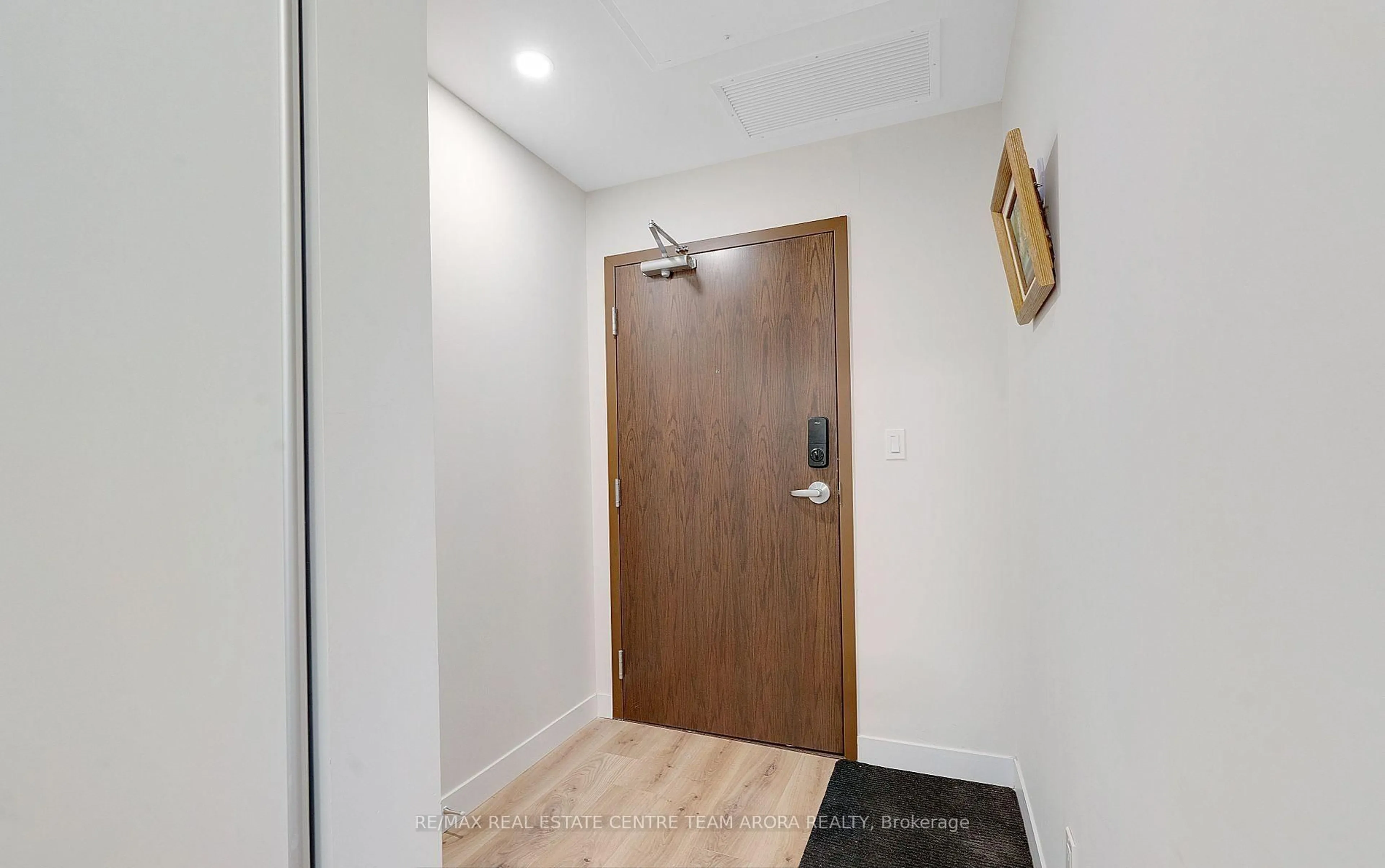 Indoor foyer for 60 Frederick St #3514, Kitchener Ontario N2H 0C7
