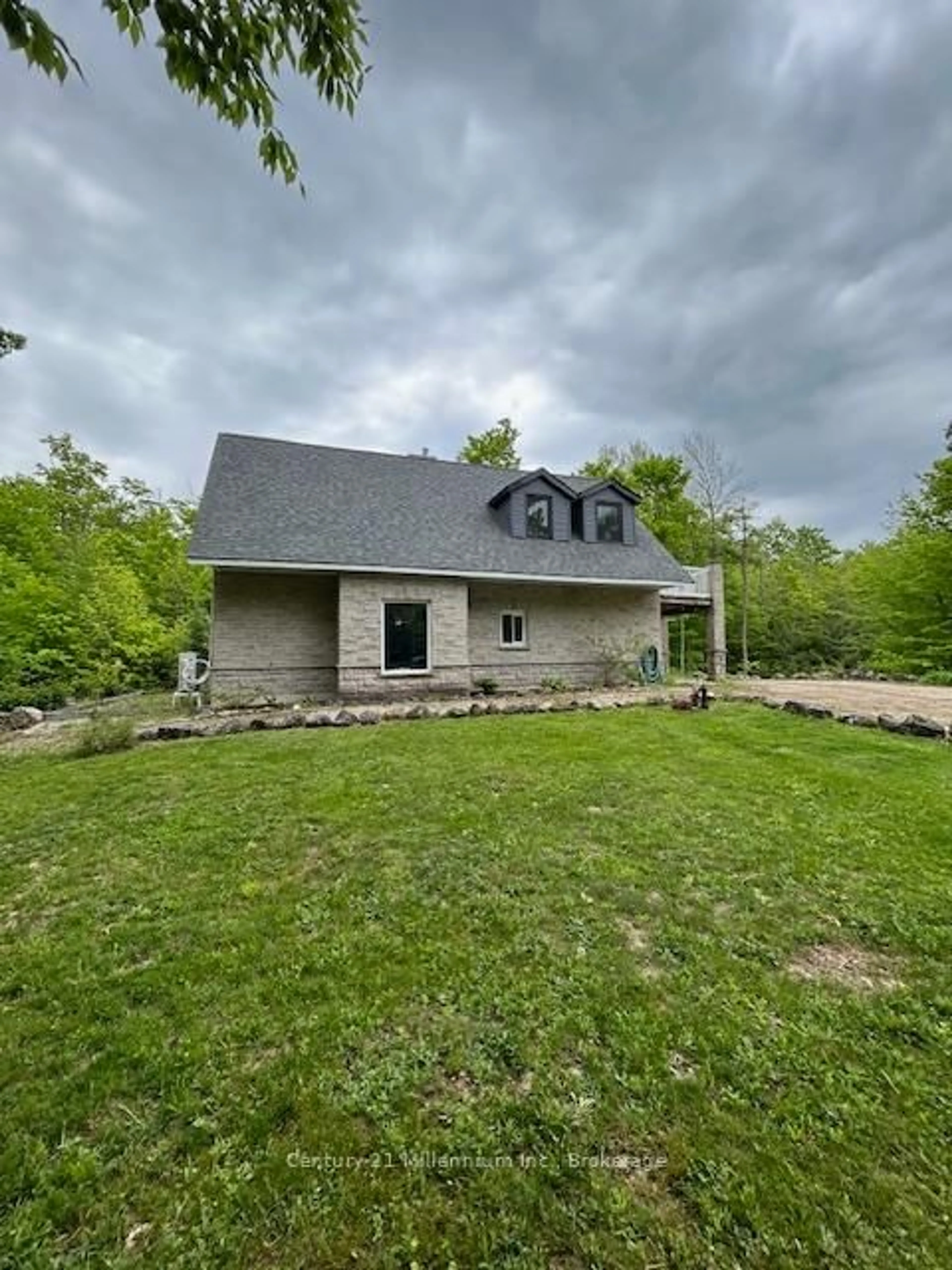 A pic from outside/outdoor area/front of a property/back of a property/a pic from drone, unknown for 204495 Highway 26, Meaford Ontario N4K 5W4