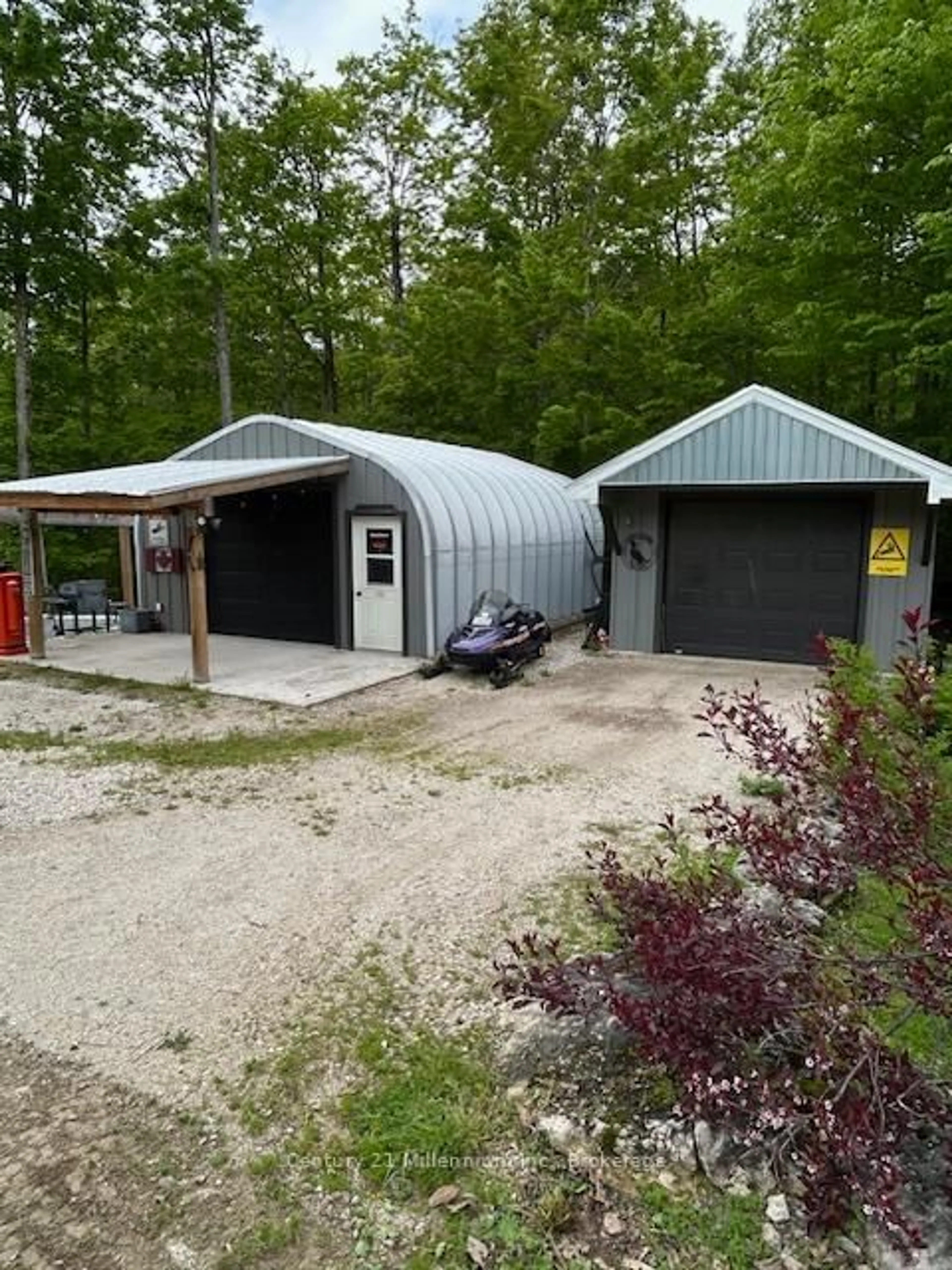 Indoor garage for 204495 Highway 26, Meaford Ontario N4K 5W4