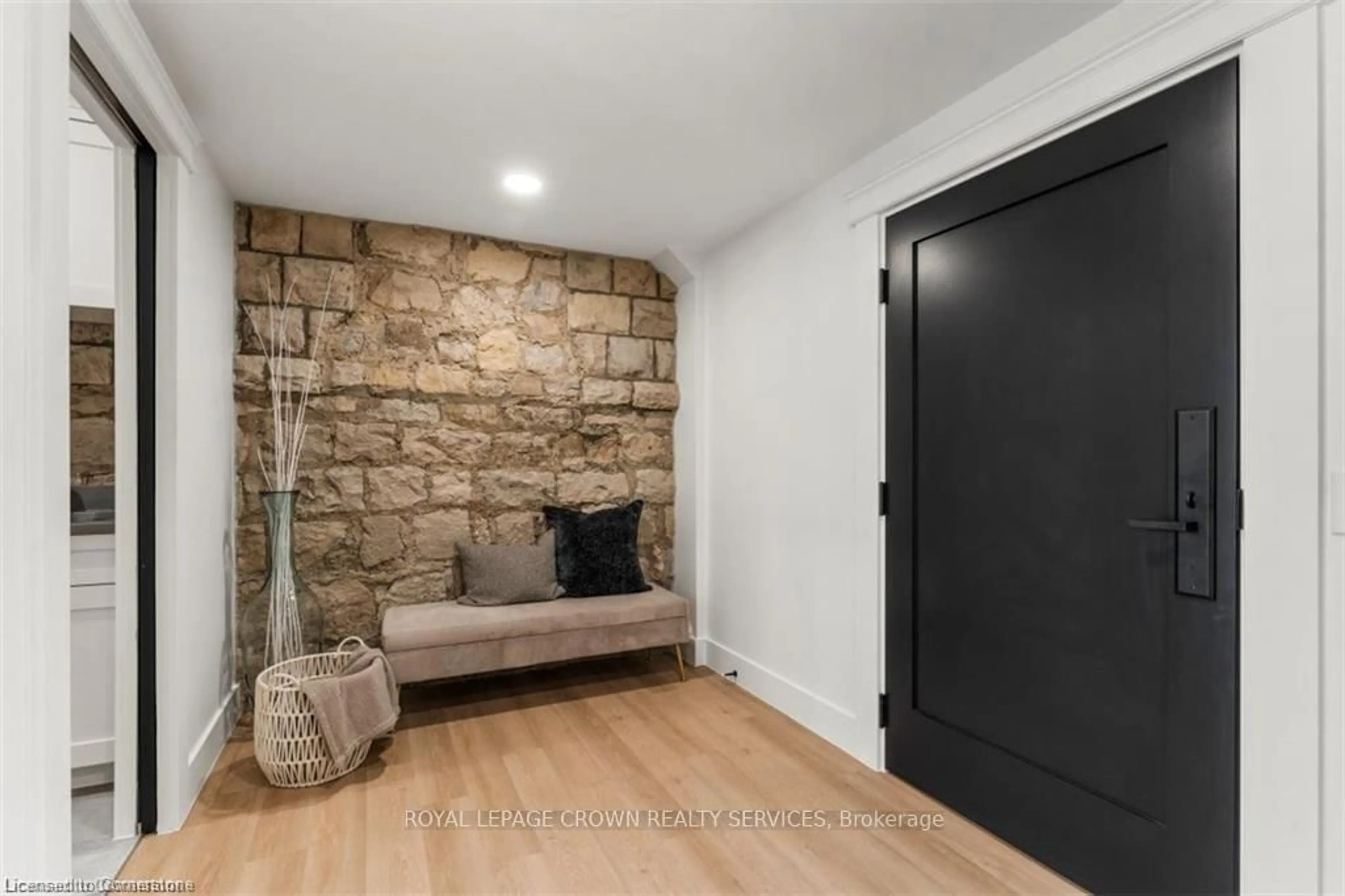 Indoor entryway for 247 Brock St #103, Amherstburg Ontario N9V 2H4