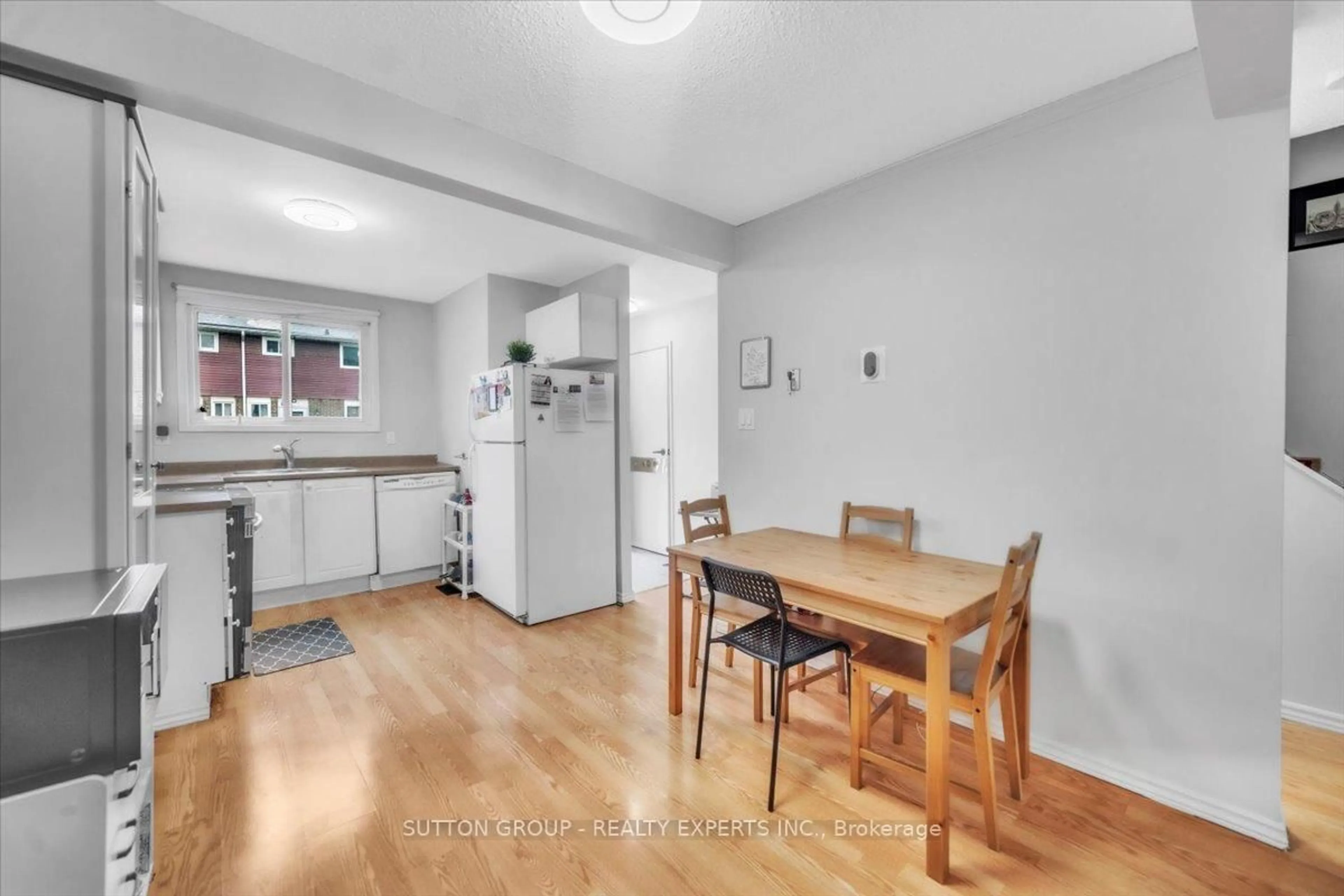 Unknown for 120 Quigley Rd #32, Hamilton Ontario L8K 6L4