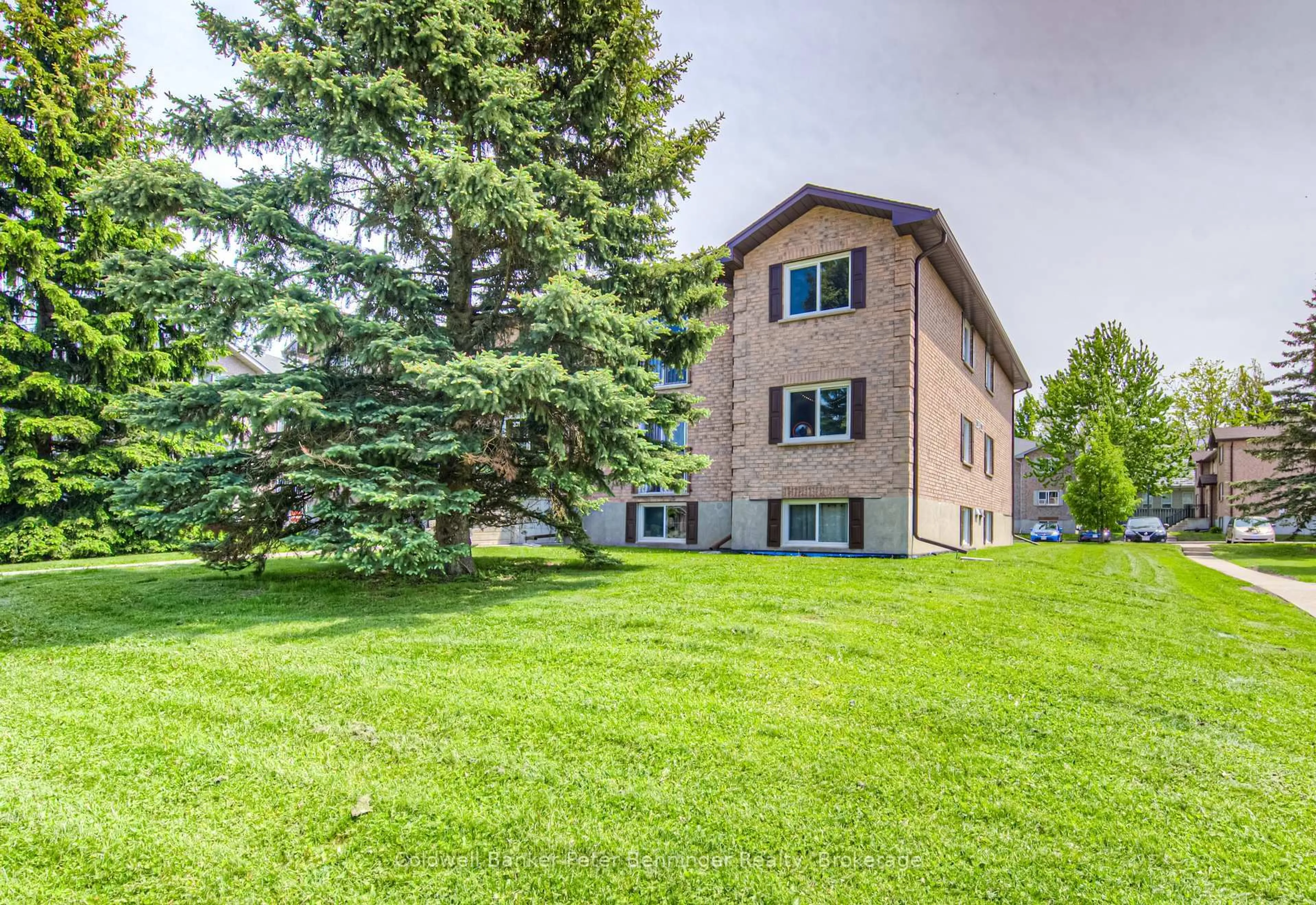 Home with brick exterior material, unknown for 331 Northlake Dr #unit 9, Waterloo Ontario N2V 1Z1