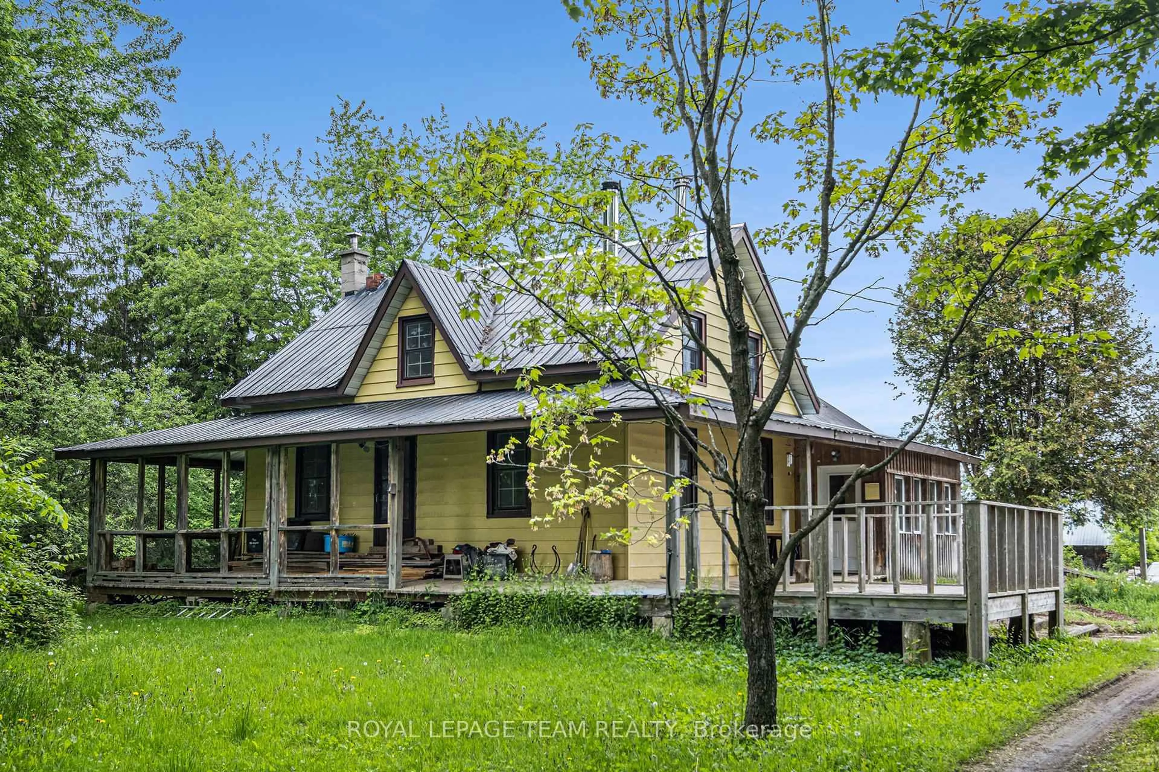 A pic from outside/outdoor area/front of a property/back of a property/a pic from drone, street for 875 Snowdons Crnrs Rd, Merrickville-Wolford Ontario K0G 1N0
