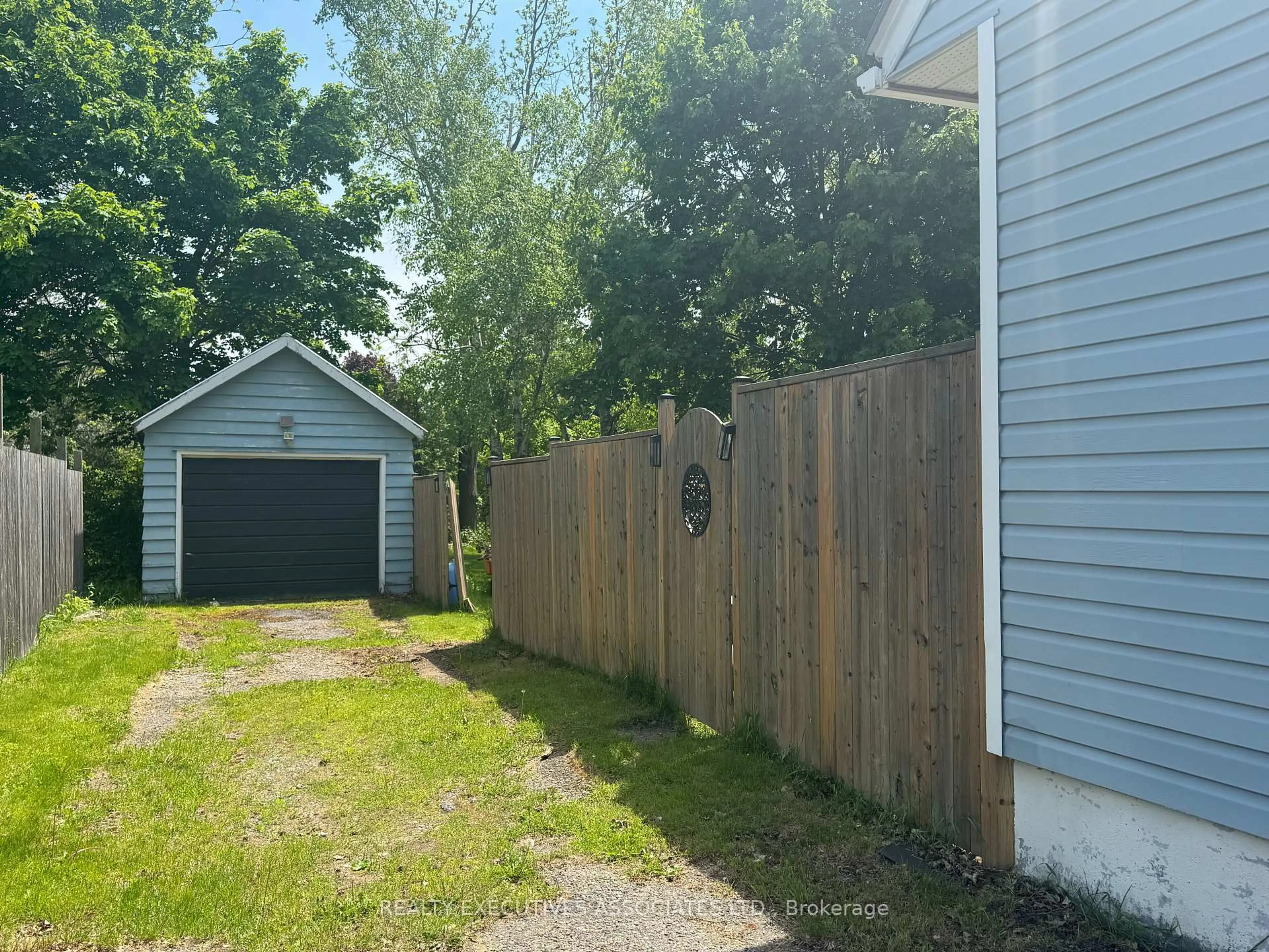 Shed for 27 Church St, Cramahe Ontario K0K 1S0