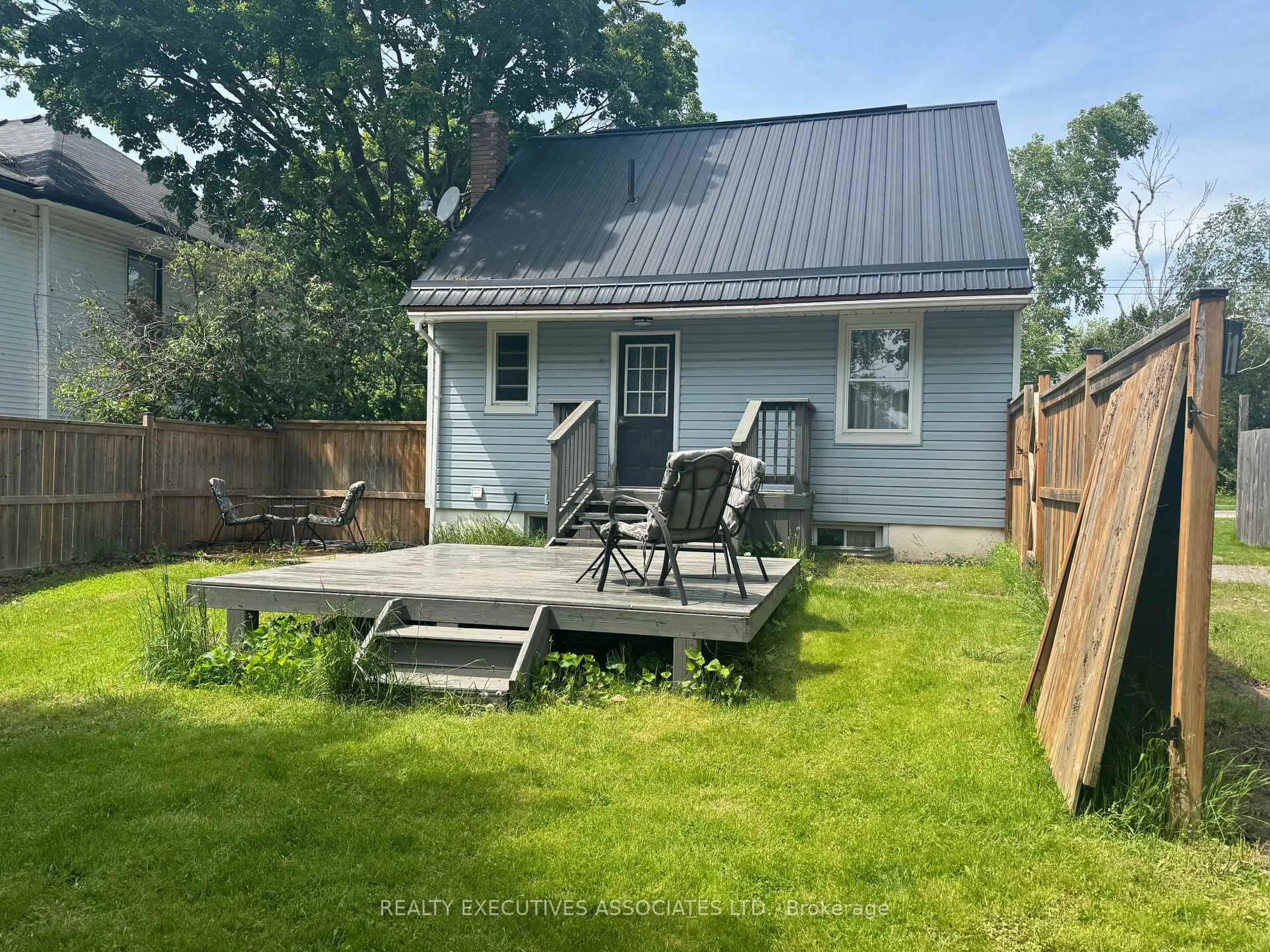 A pic from outside/outdoor area/front of a property/back of a property/a pic from drone, unknown for 27 Church St, Cramahe Ontario K0K 1S0