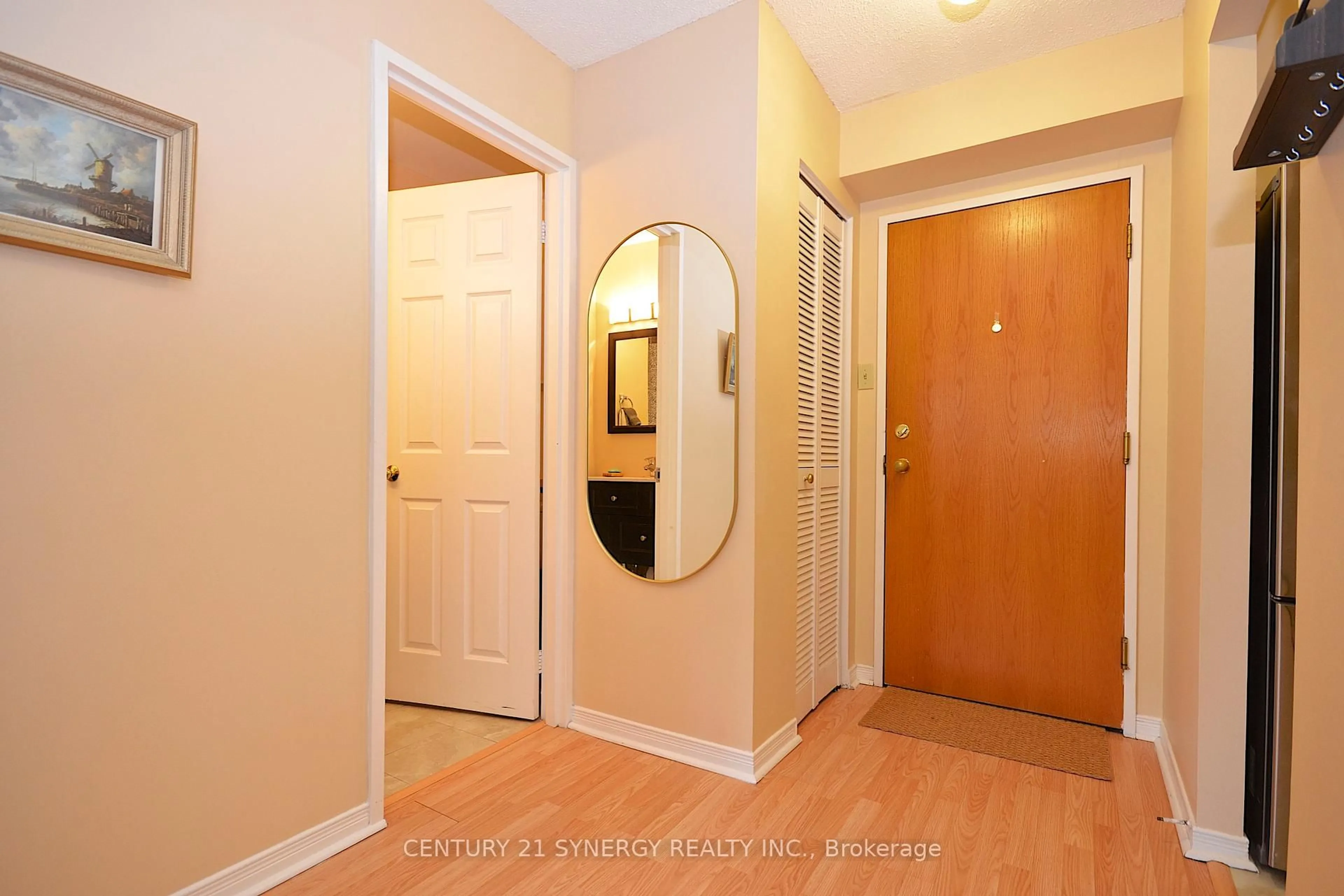 Indoor entryway for 199 Kent St #2101, Ottawa Ontario K2P 2K8