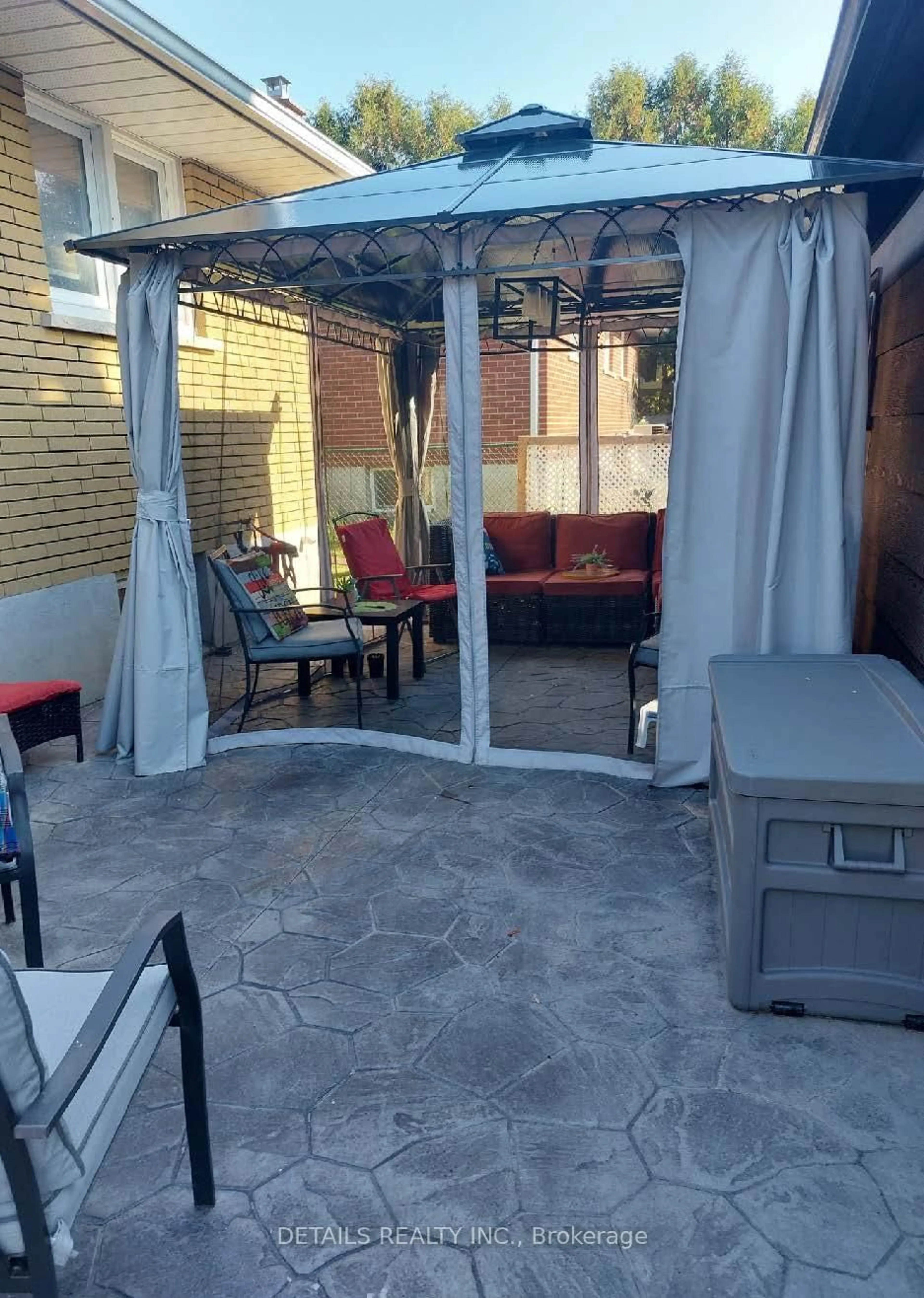 Patio, street for 101 Charles St, Arnprior Ontario K7S 1A9