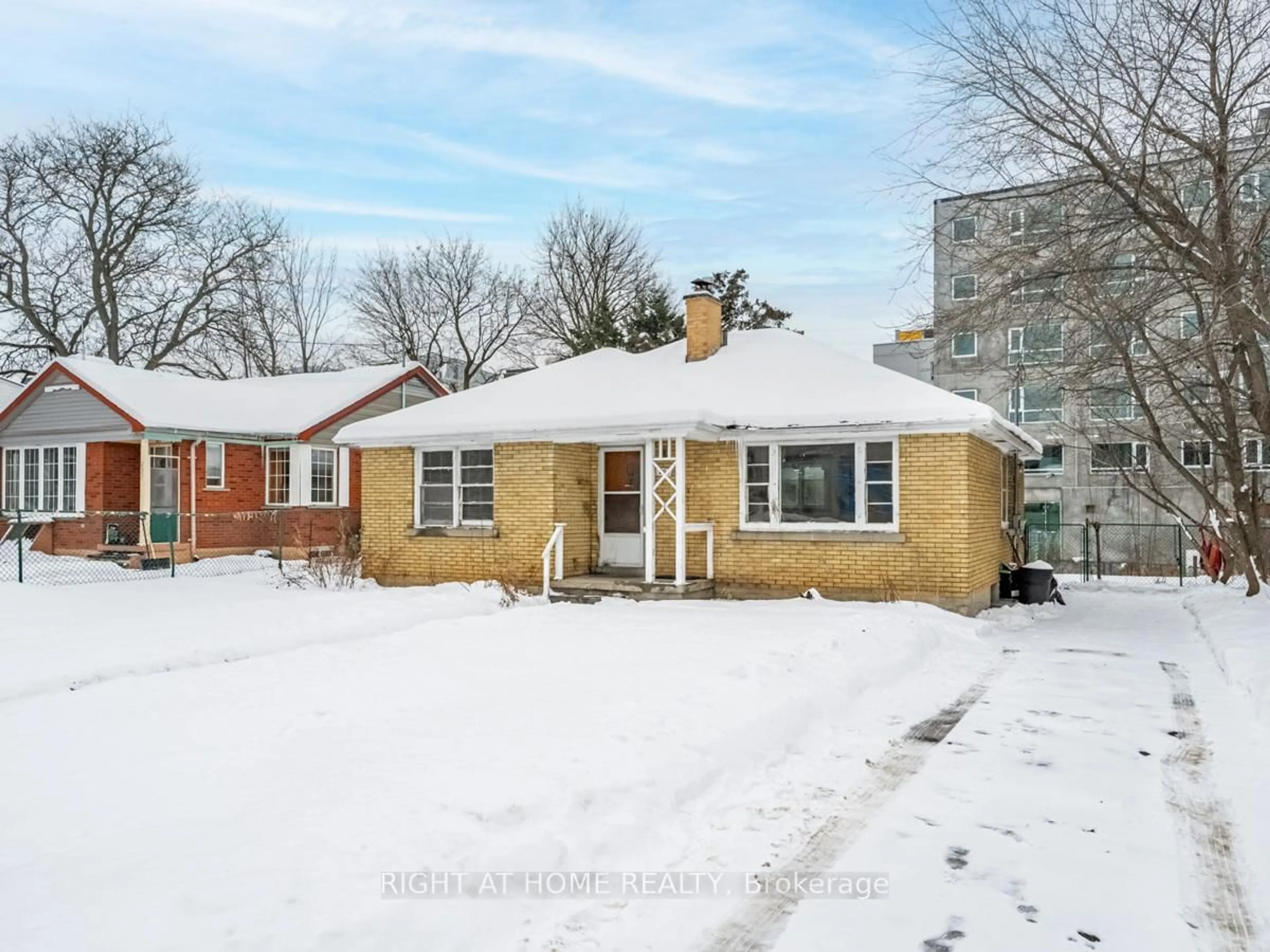Home with brick exterior material, street for 293 Albert St, Waterloo Ontario N2L 3T9