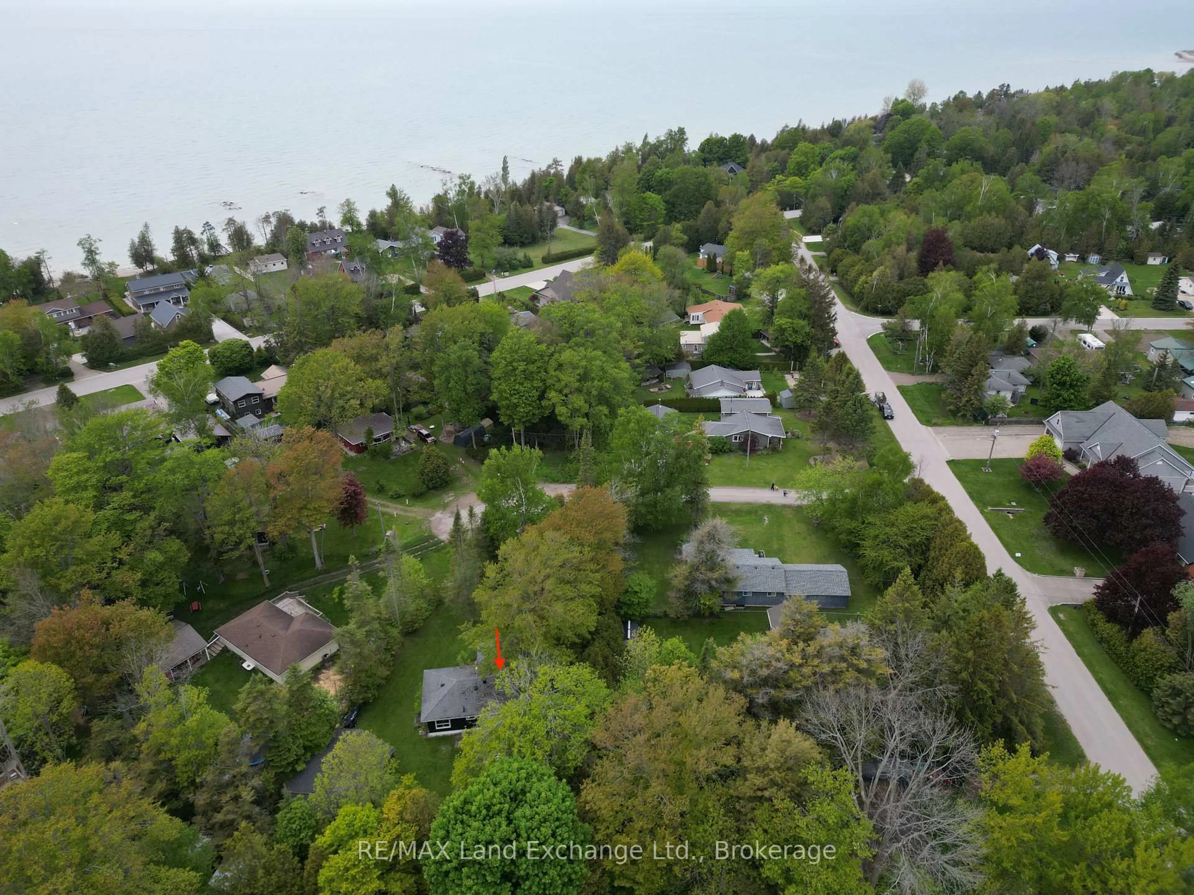 A pic from outside/outdoor area/front of a property/back of a property/a pic from drone, unknown for 702 Yosacha Pl, Huron-Kinloss Ontario N2Z 2X3