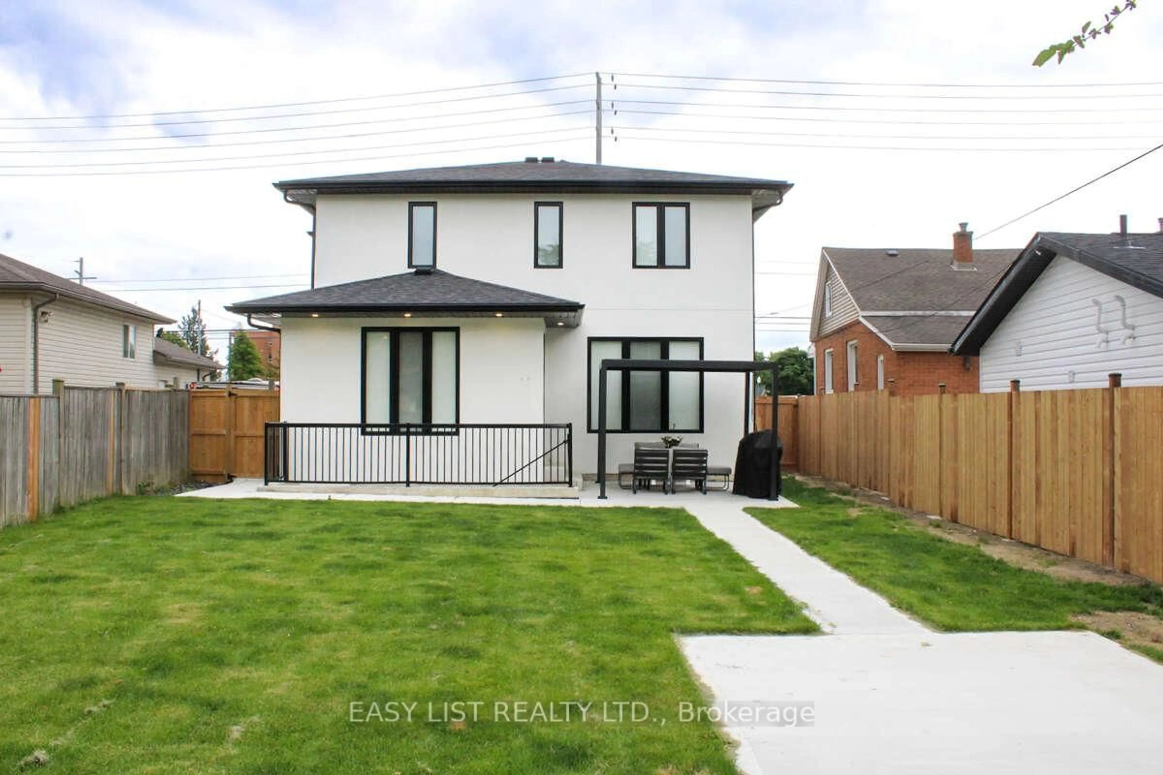 Unknown for 2130 Cabana Rd, Windsor Ontario N9G 1E1