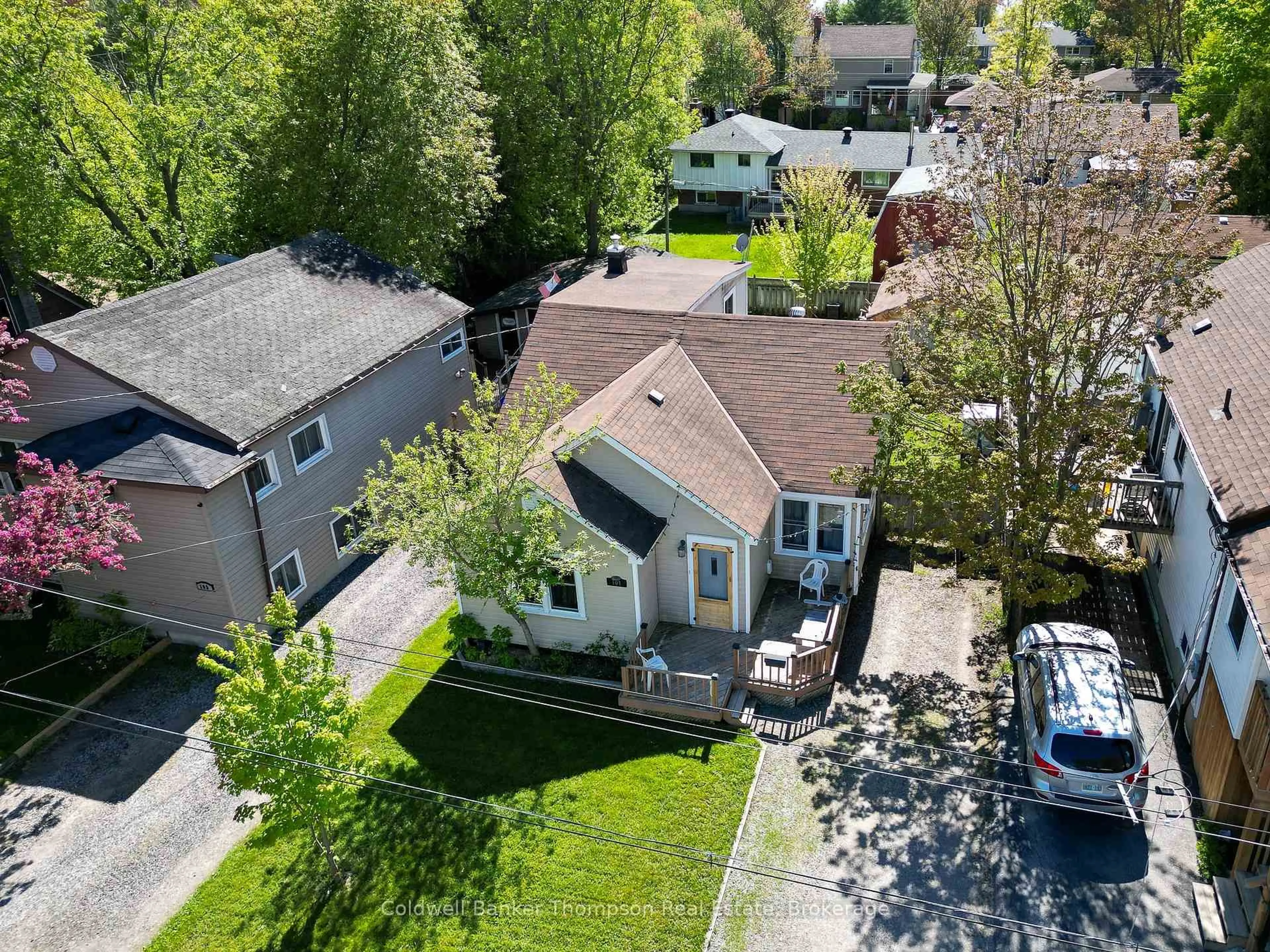 A pic from outside/outdoor area/front of a property/back of a property/a pic from drone, street for 101 Nelson Ave, North Bay Ontario P1A 1Z8