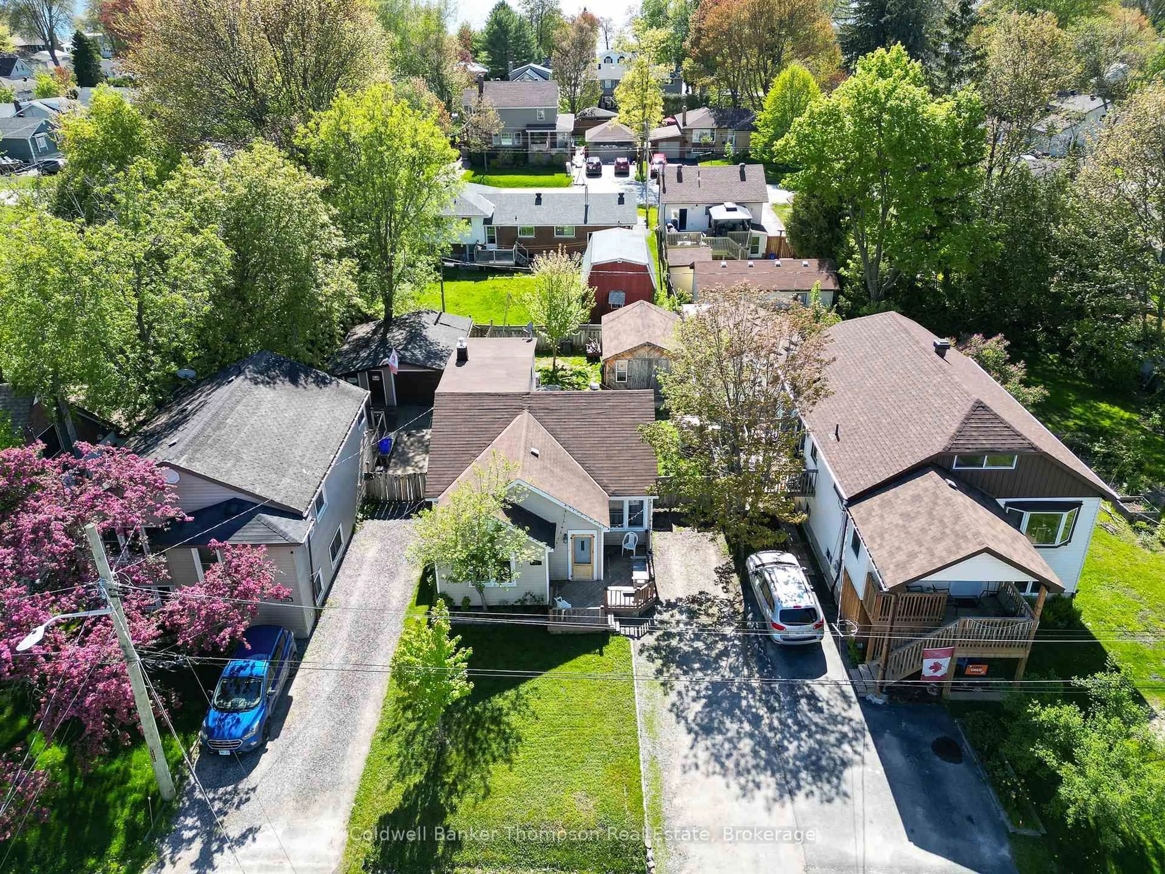 A pic from outside/outdoor area/front of a property/back of a property/a pic from drone, street for 101 Nelson Ave, North Bay Ontario P1A 1Z8