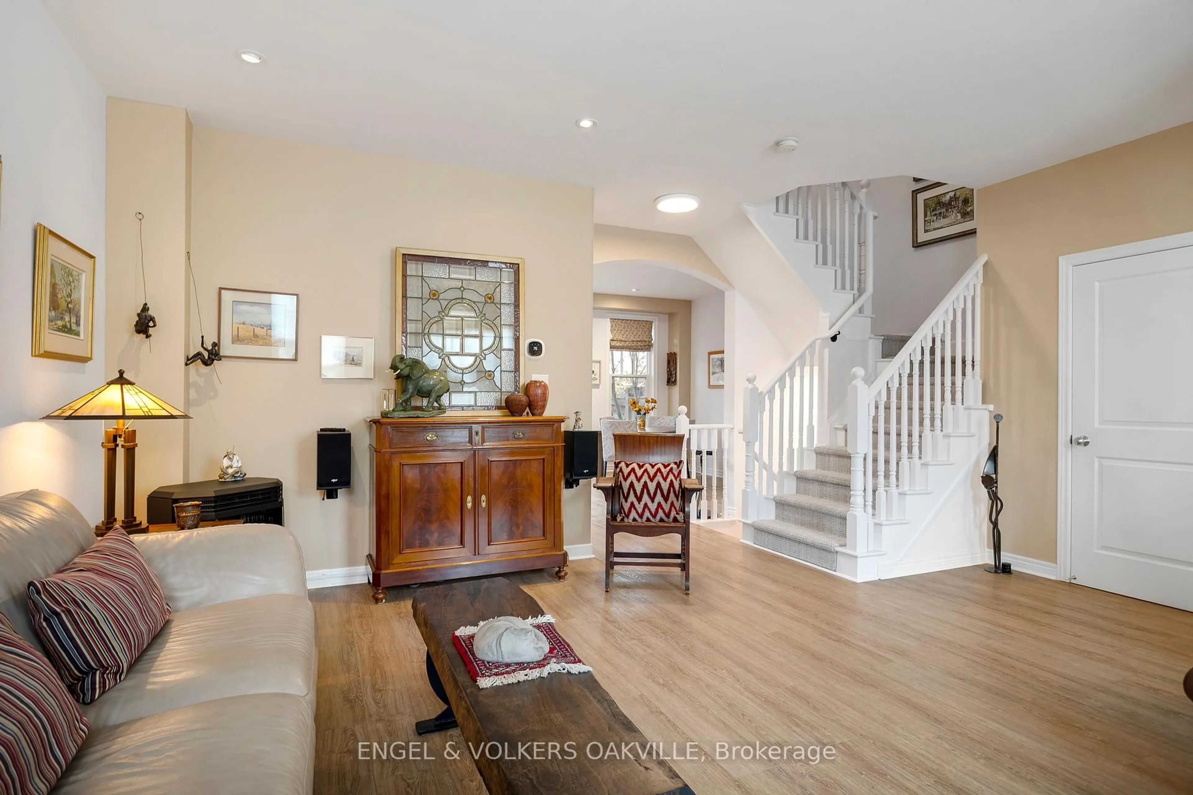Indoor foyer for 9 Blackbird St, Niagara-on-the-Lake Ontario L0S 1J0