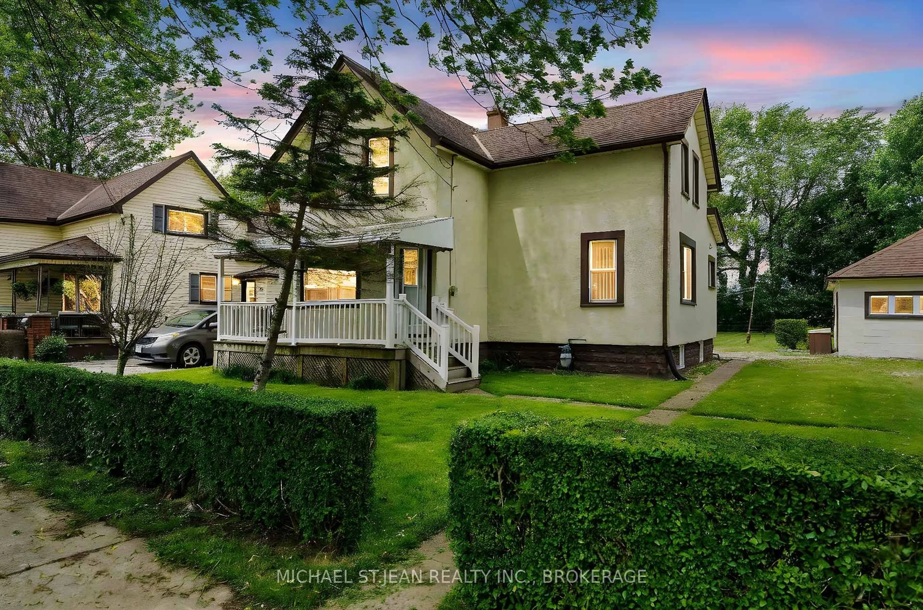 A pic from outside/outdoor area/front of a property/back of a property/a pic from drone, street for 86 Saint Arnaud St, Port Colborne Ontario L3K 1M1