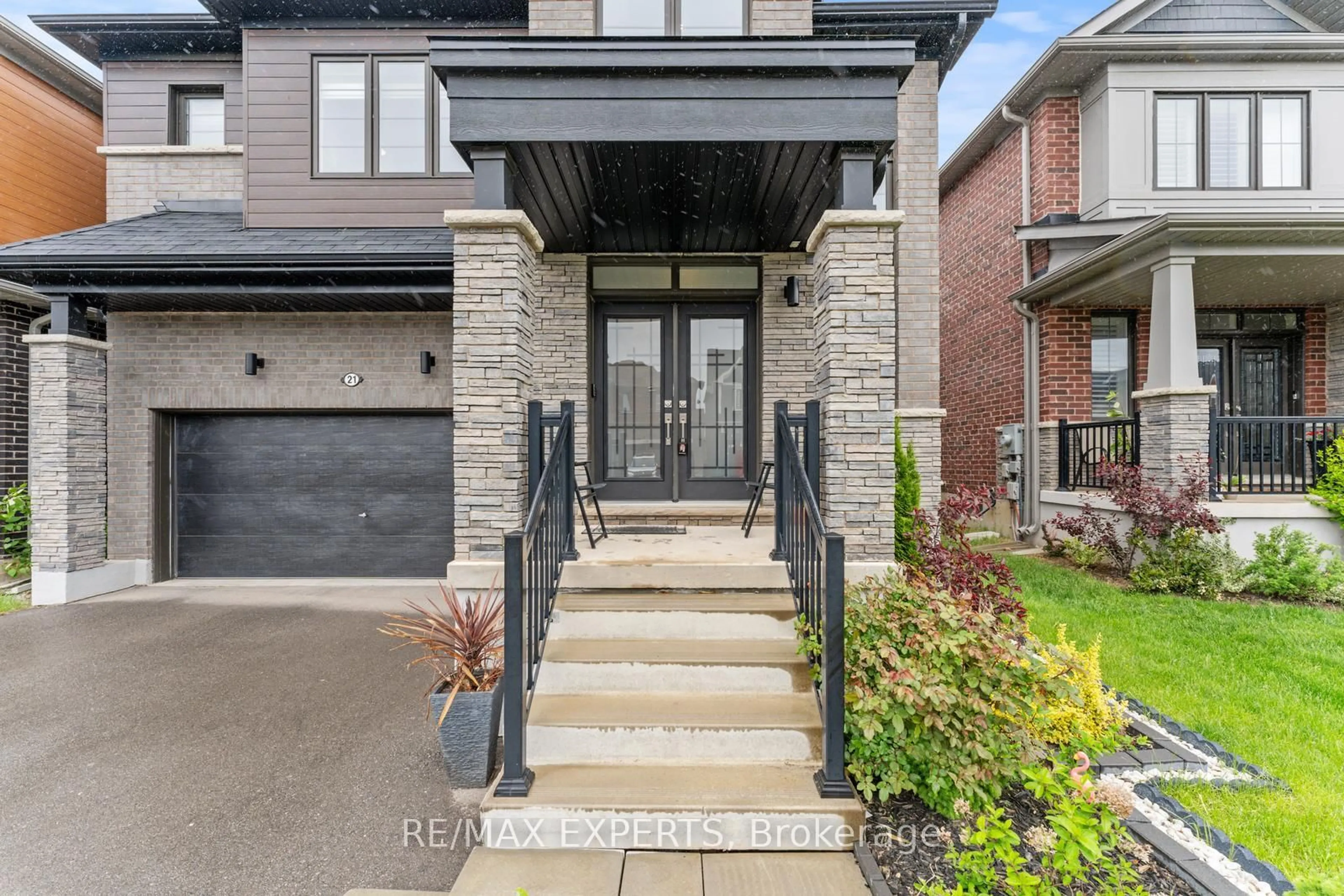 Home with brick exterior material, street for 21 Malcolm Cres, Haldimand Ontario N3W 0C8
