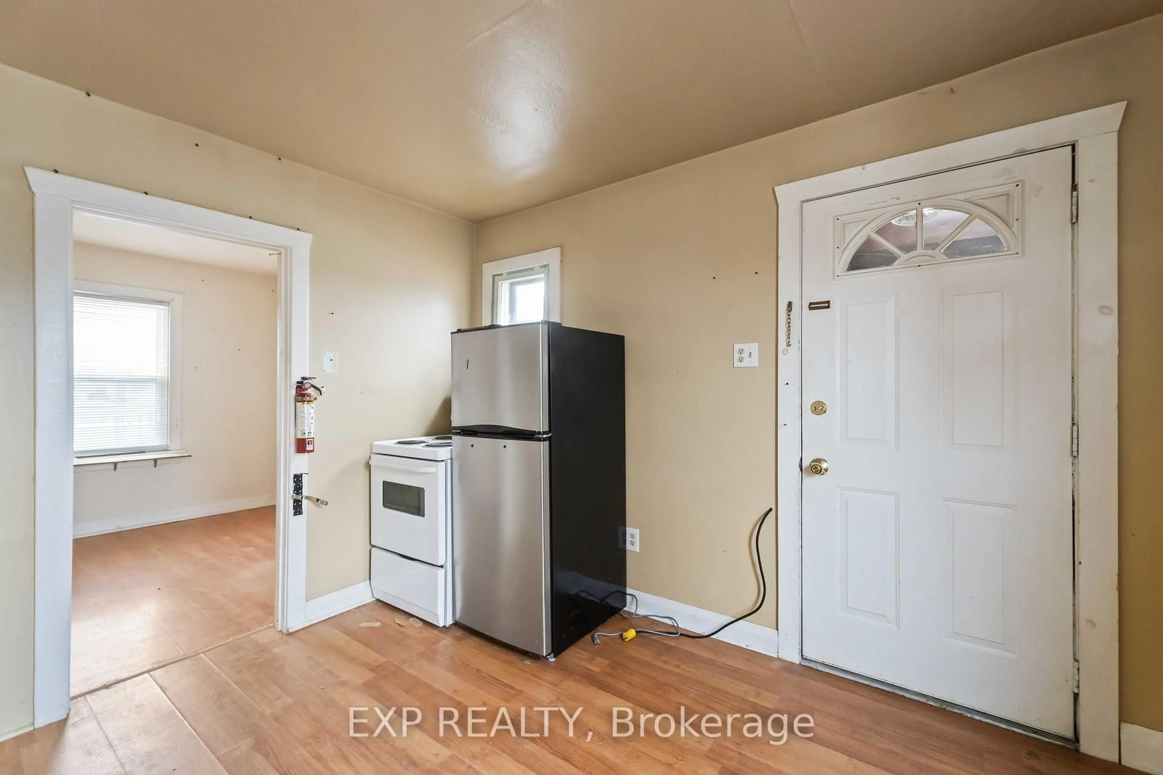 A pic of a room for 3937 Main St, Niagara Falls Ontario L2G 6B7