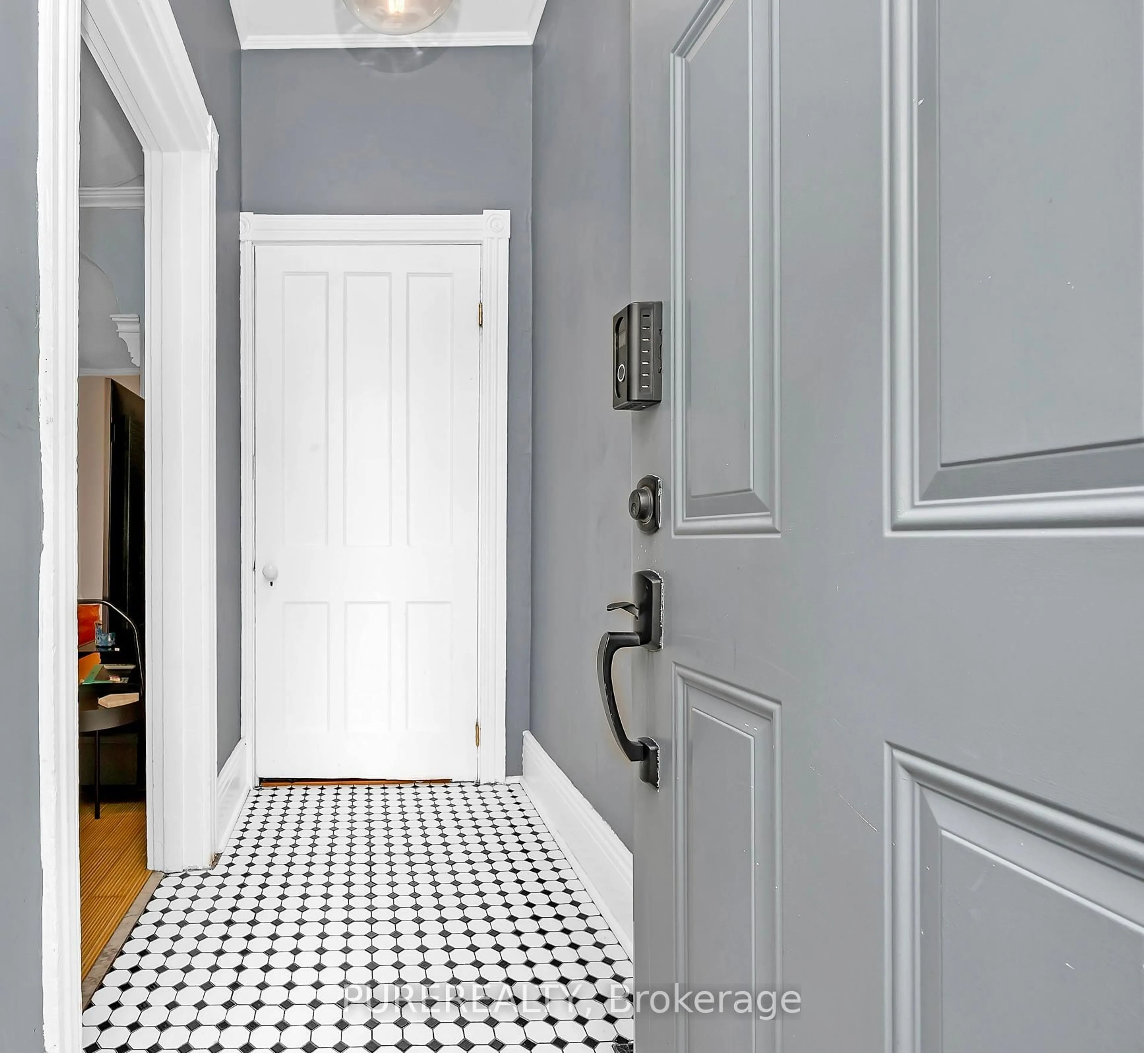 Indoor entryway for 29 Emerald St, Hamilton Ontario L8L 5J9
