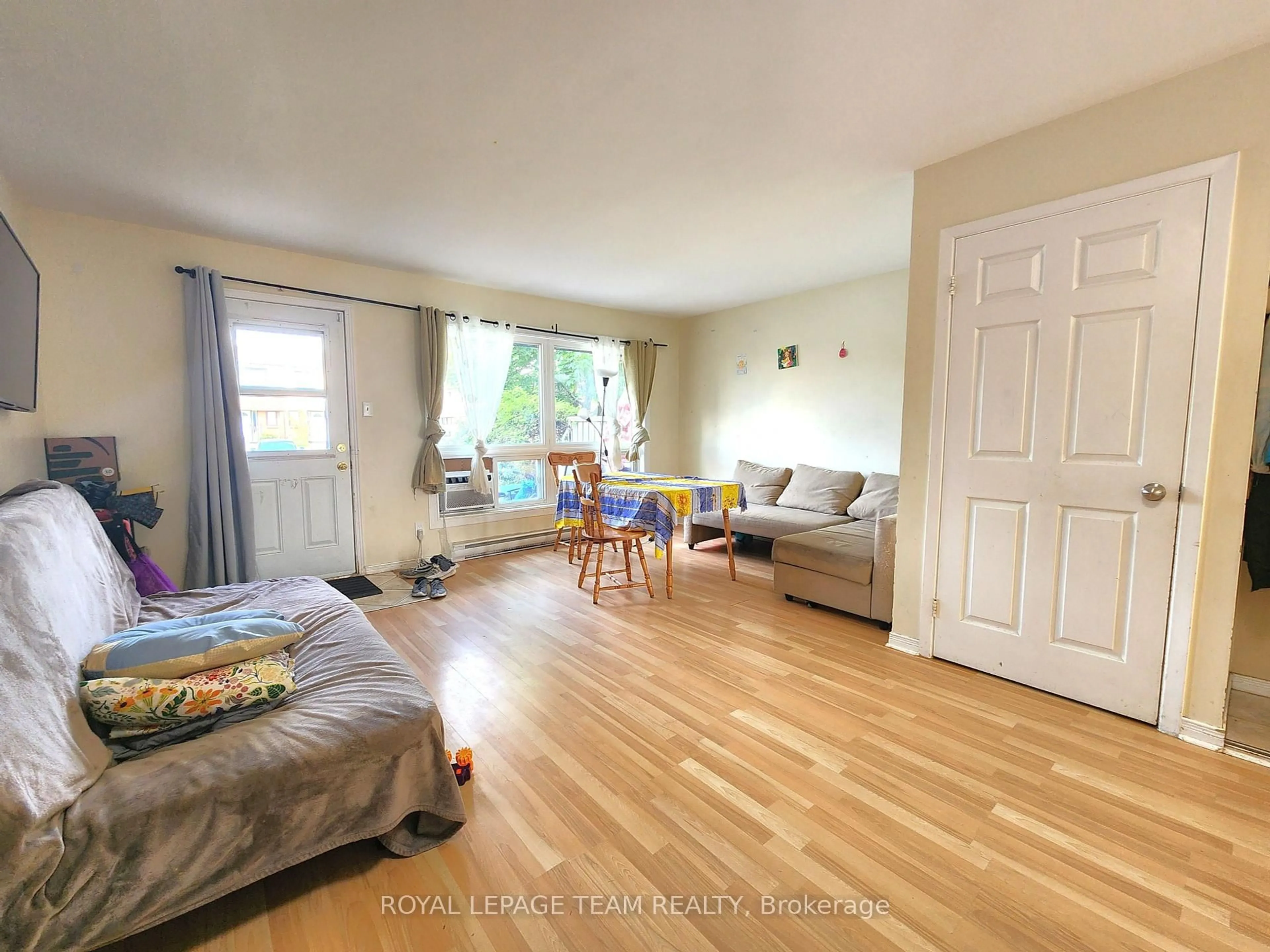 A pic of a room for 25 Bertona St #B, Ottawa Ontario K2G 4G7