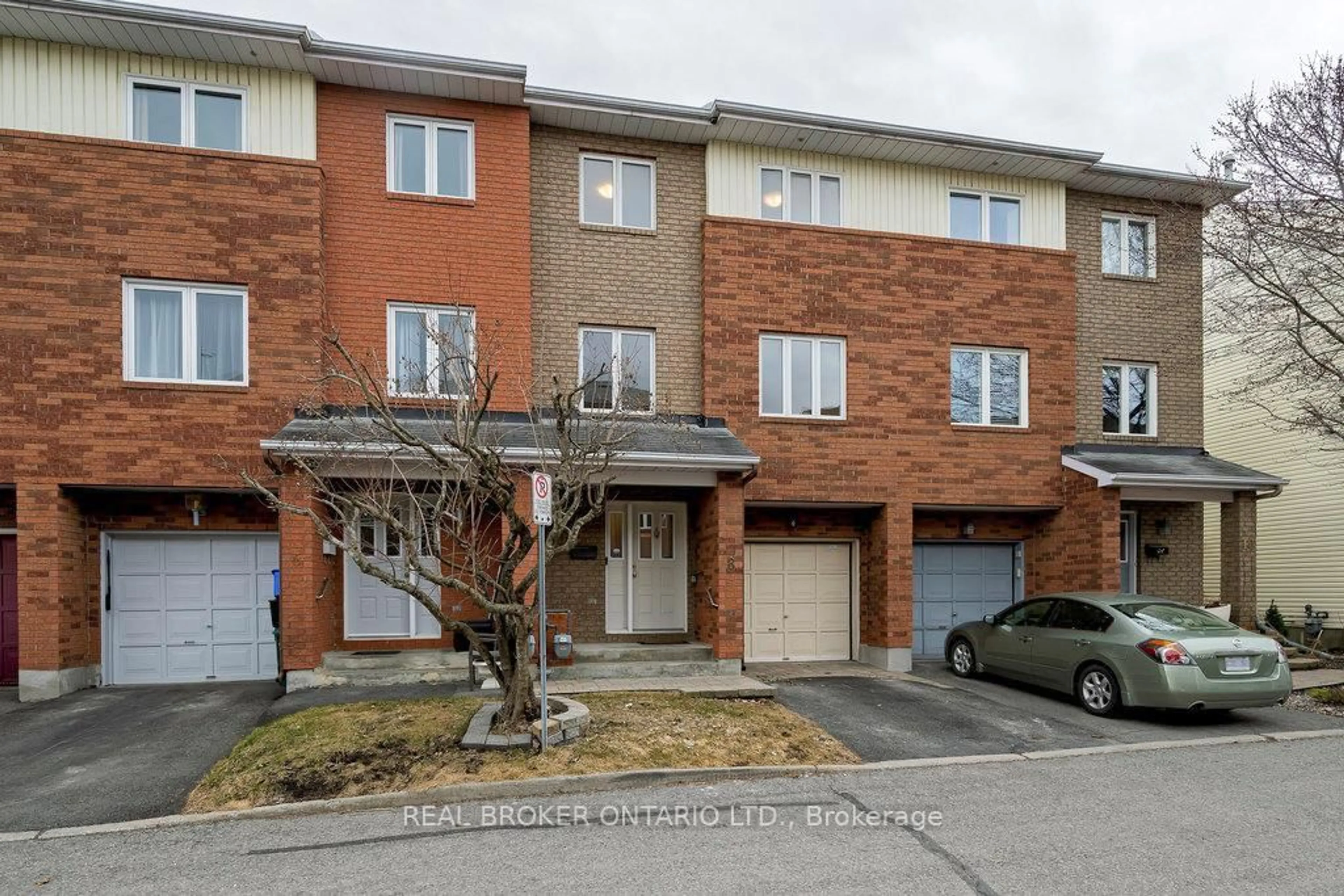 Unknown for 8 Drayton N/A, Ottawa Ontario K1K 4R1