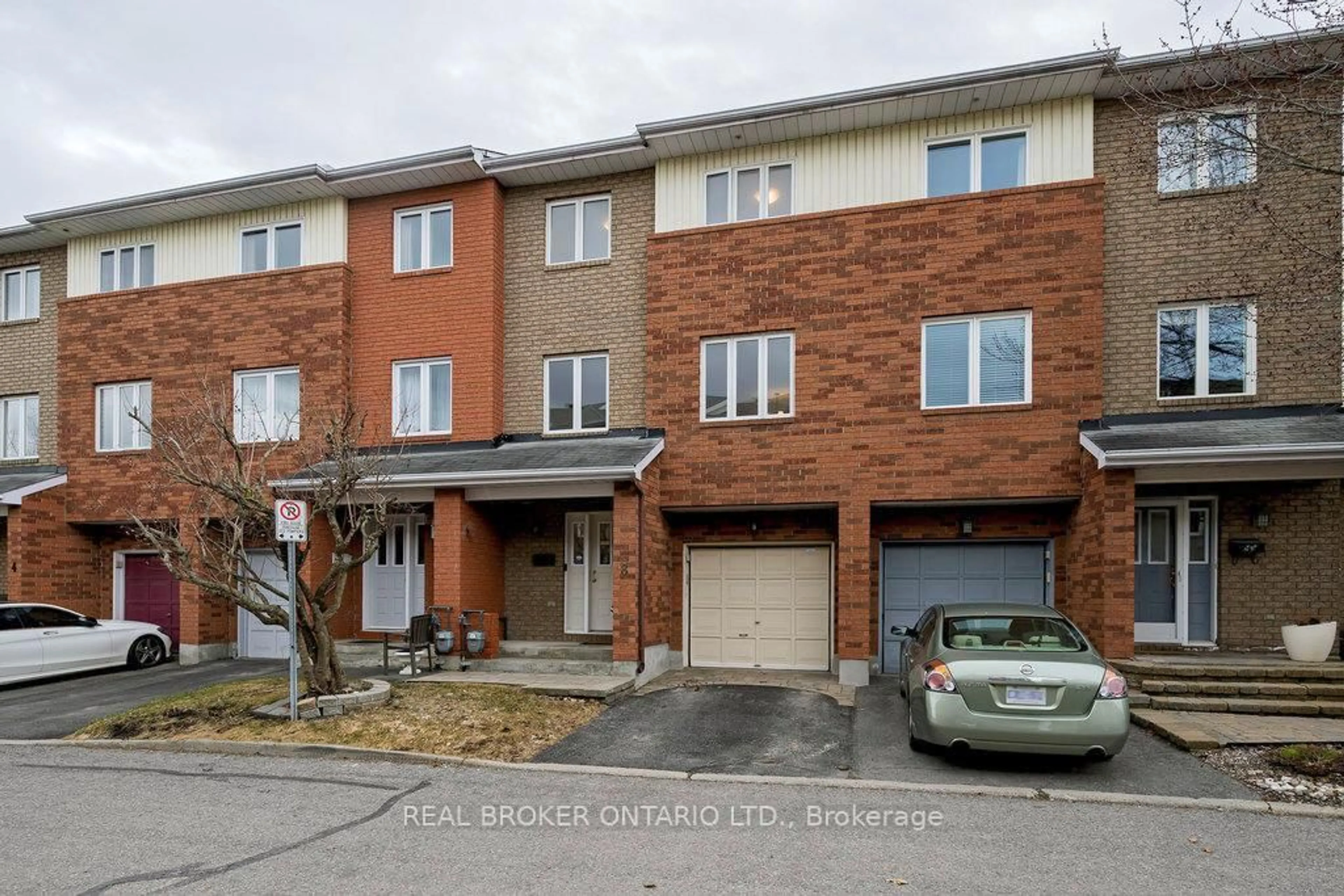 Unknown for 8 Drayton N/A, Ottawa Ontario K1K 4R1