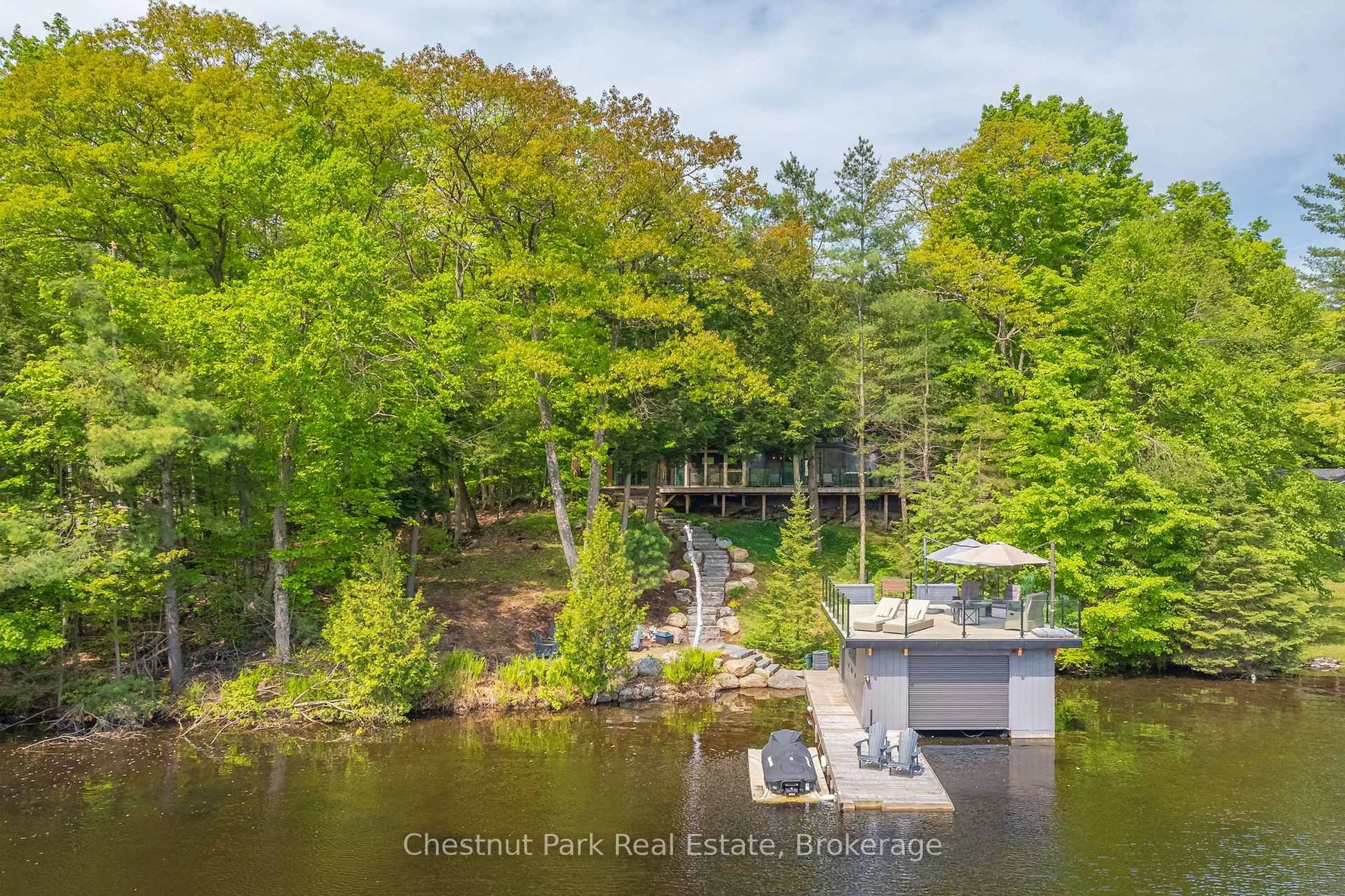 A pic from outside/outdoor area/front of a property/back of a property/a pic from drone, water/lake/river/ocean view for 1098 BANNOCKBURN Rd #9, Muskoka Lakes Ontario P0C 1A0