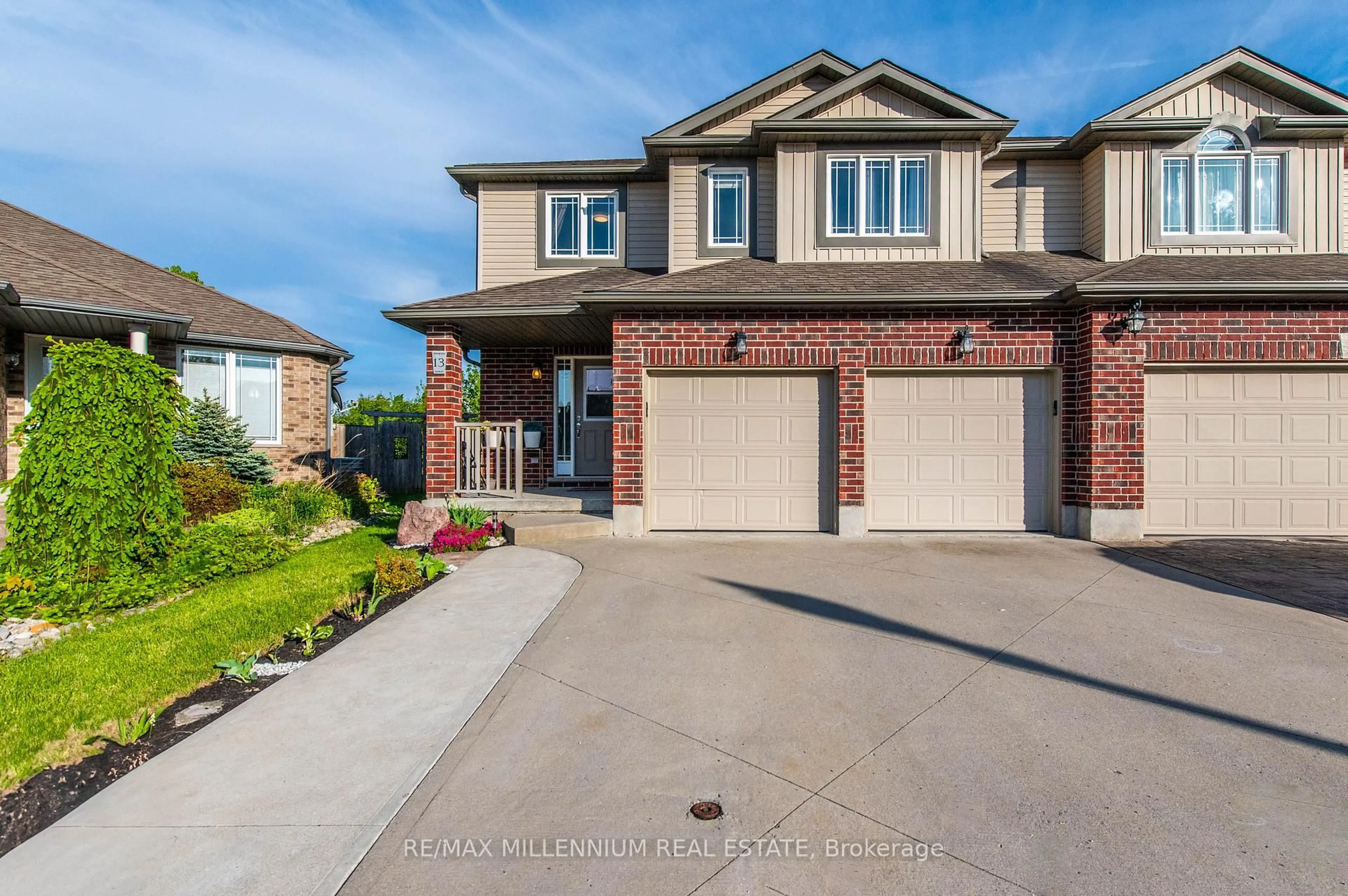 Home with brick exterior material, street for 13 Ridgewood Crt, Woodstock Ontario N4T 0E5
