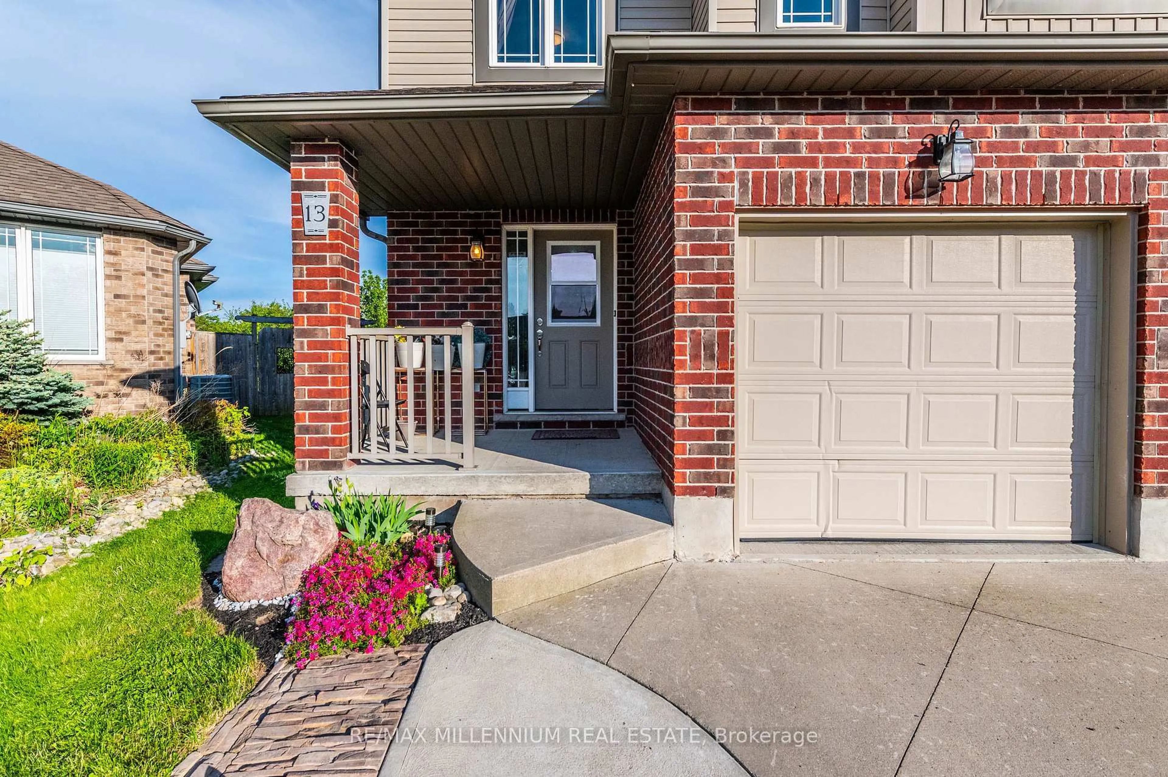 Home with brick exterior material, street for 13 Ridgewood Crt, Woodstock Ontario N4T 0E5