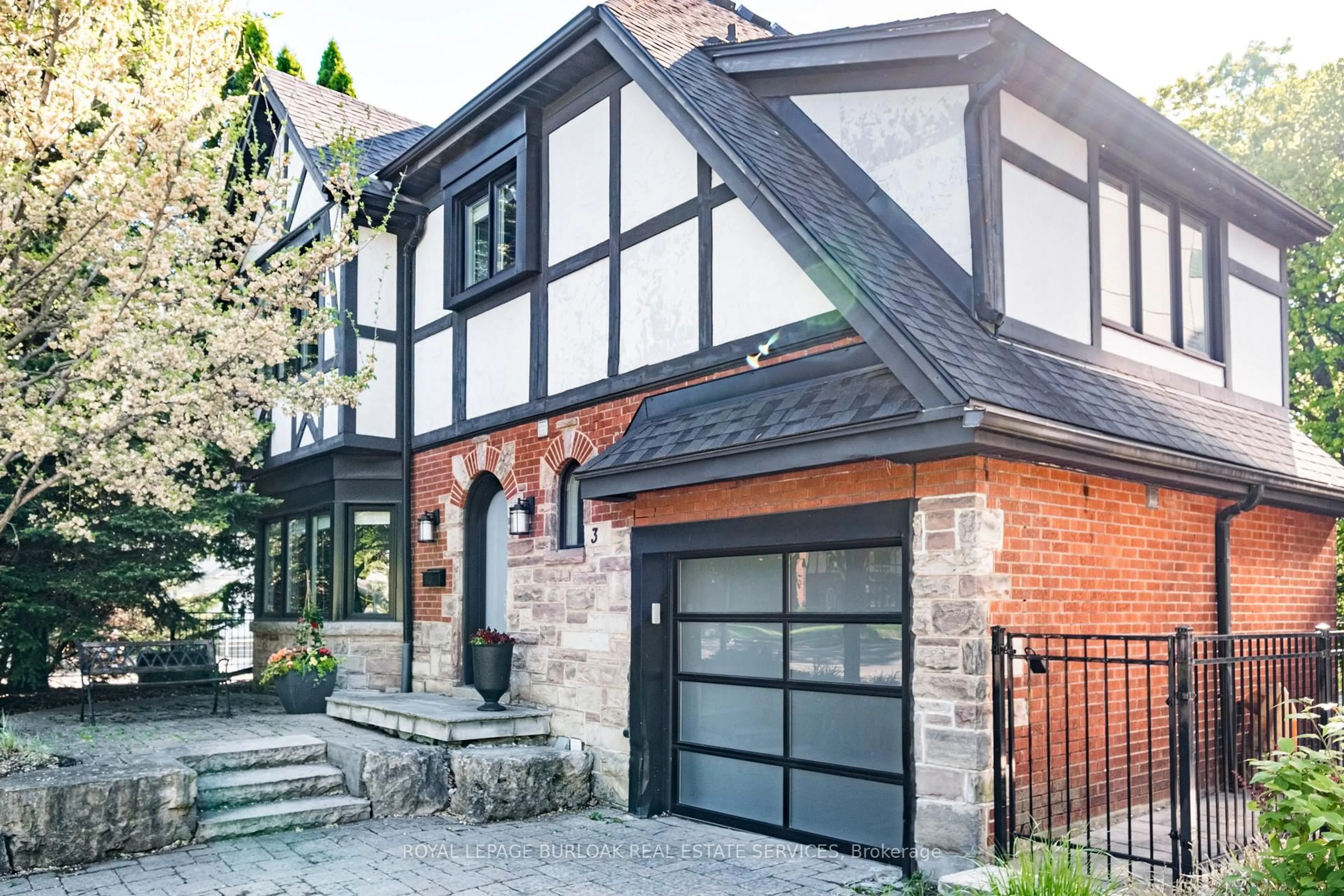 Home with brick exterior material, street for 3 Oakwood Pl, Hamilton Ontario L8S 4C9