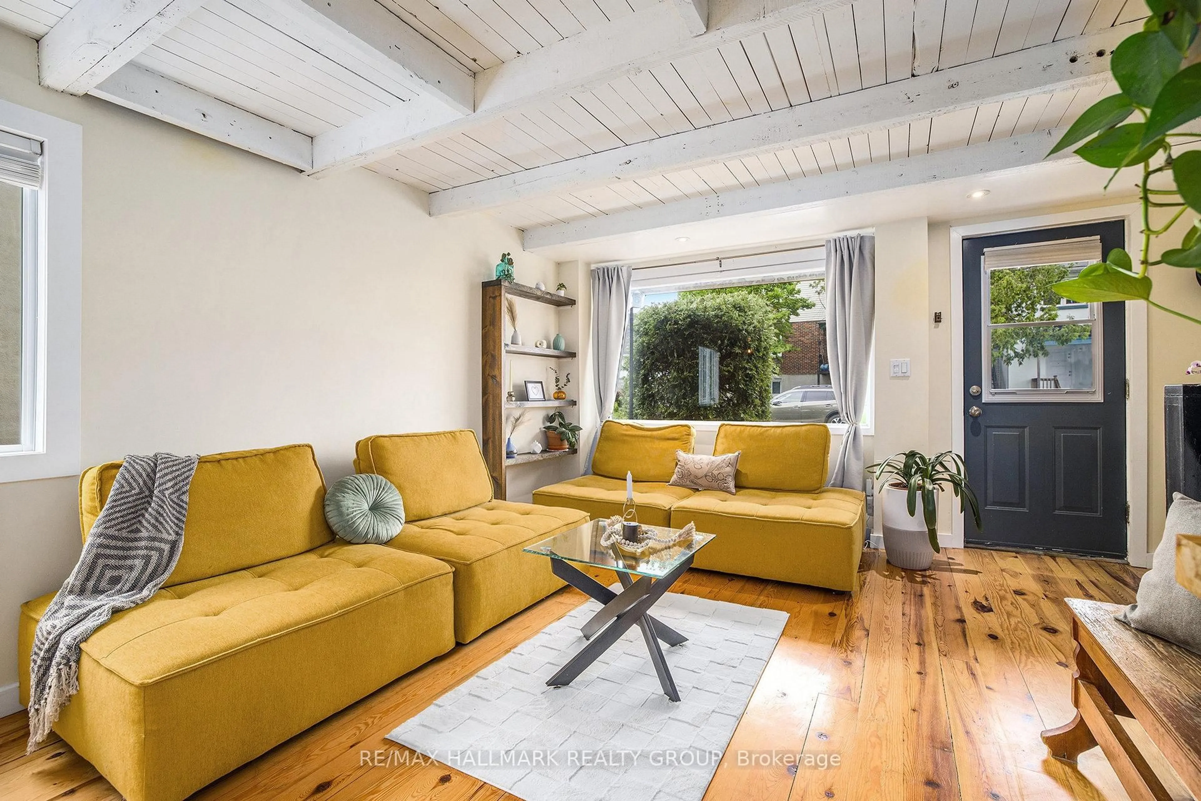 Living room with furniture, unknown for 125 Marier Ave, Ottawa Ontario K1L 5R9