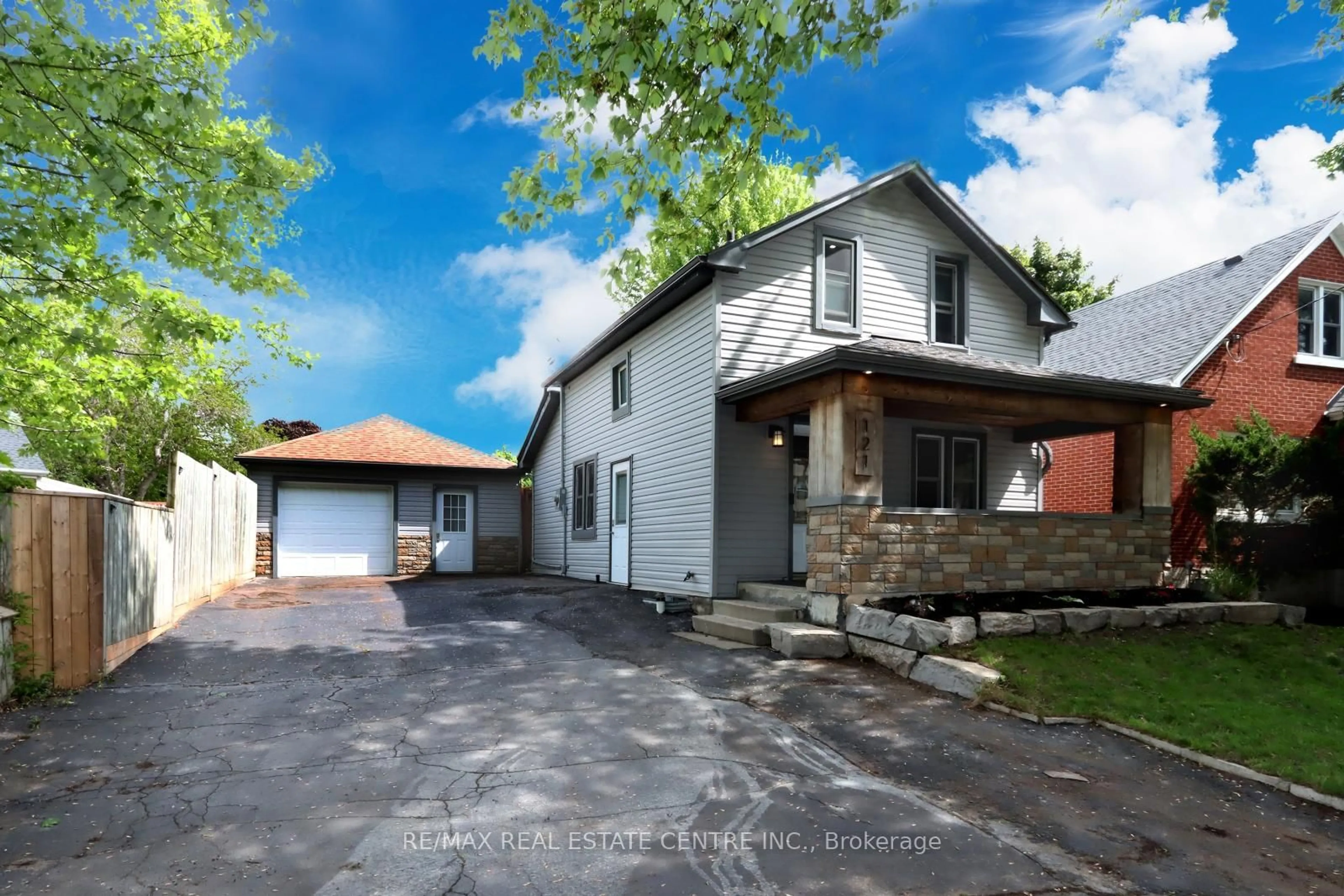 Unknown for 121 Brock St, Kitchener Ontario N2M 1X2