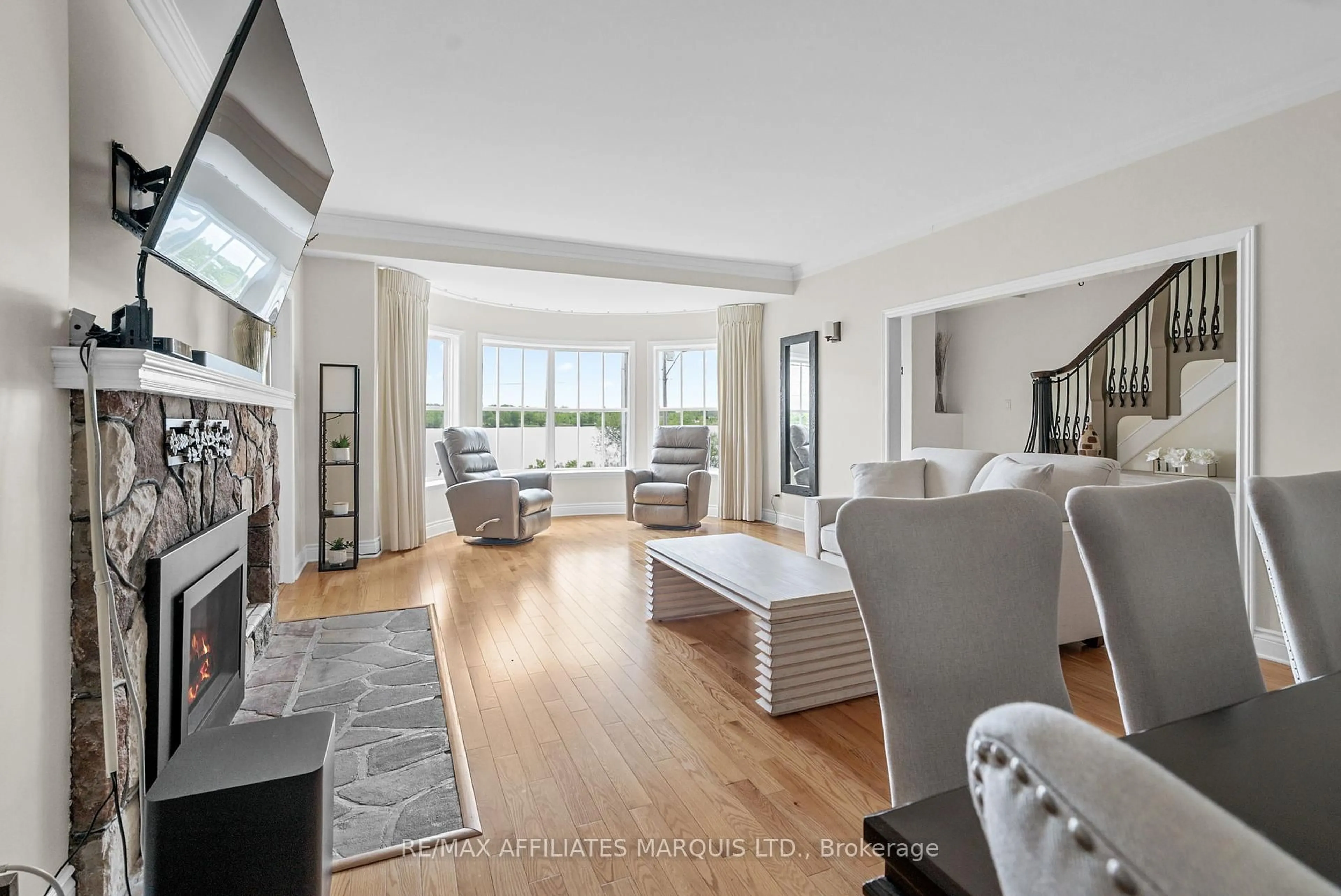 Living room with furniture, unknown for 1316 Montreal Rd, Cornwall Ontario K6H 1E6