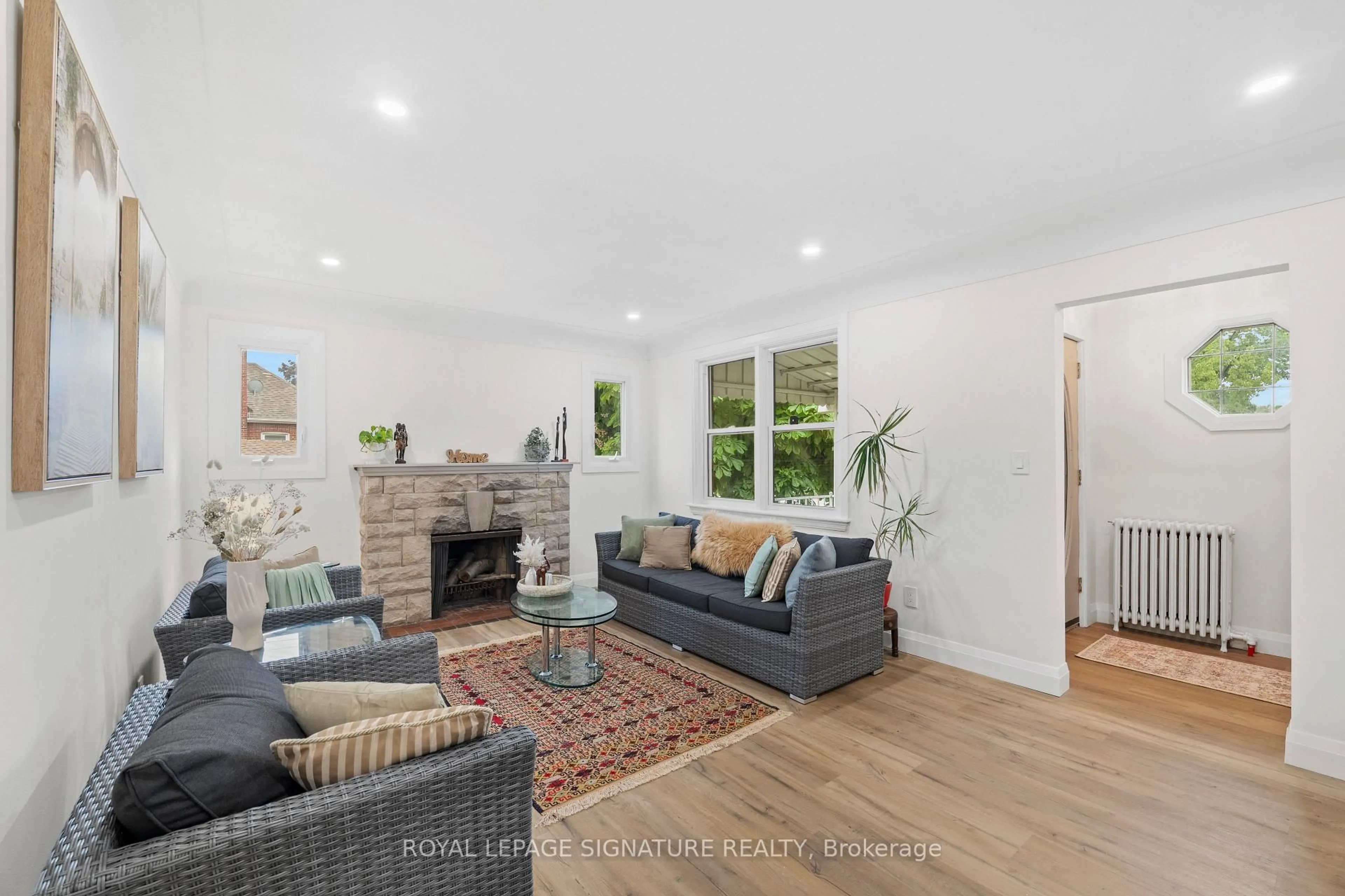 Living room with furniture, unknown for 87A Barons Ave, Hamilton Ontario L8K 2Y4